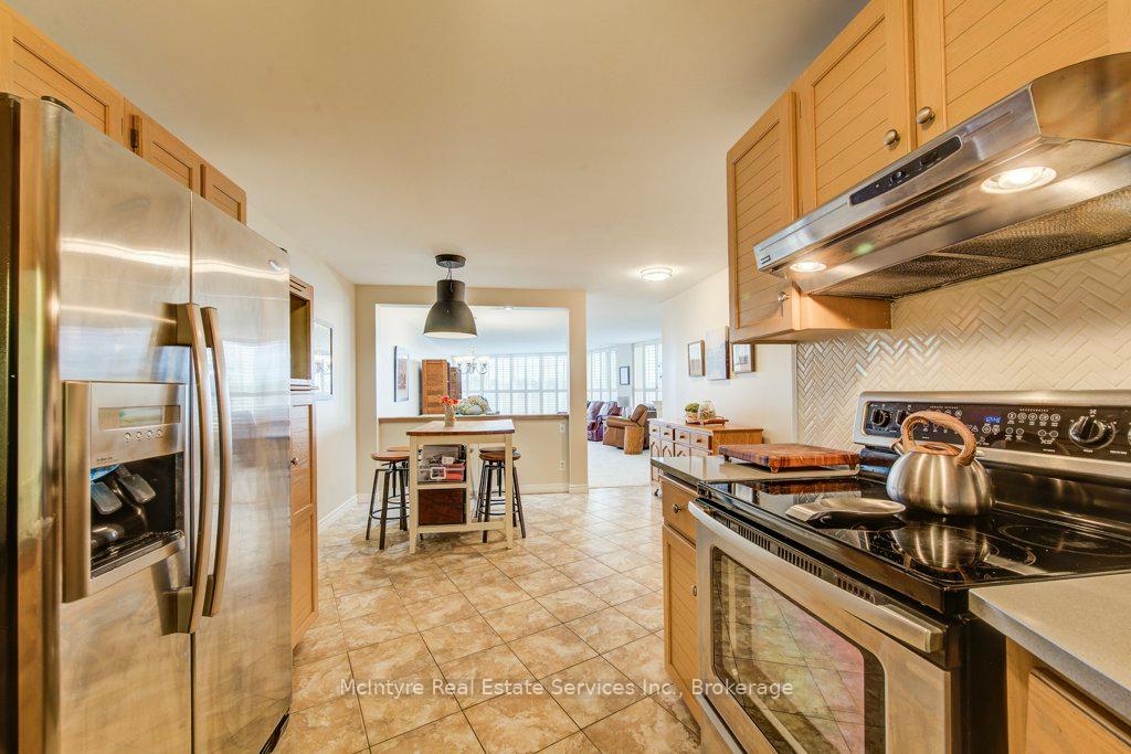 Photo 10 of Unit 704, 24 Marilyn Drive, Guelph, Riverside Park — HOMEH