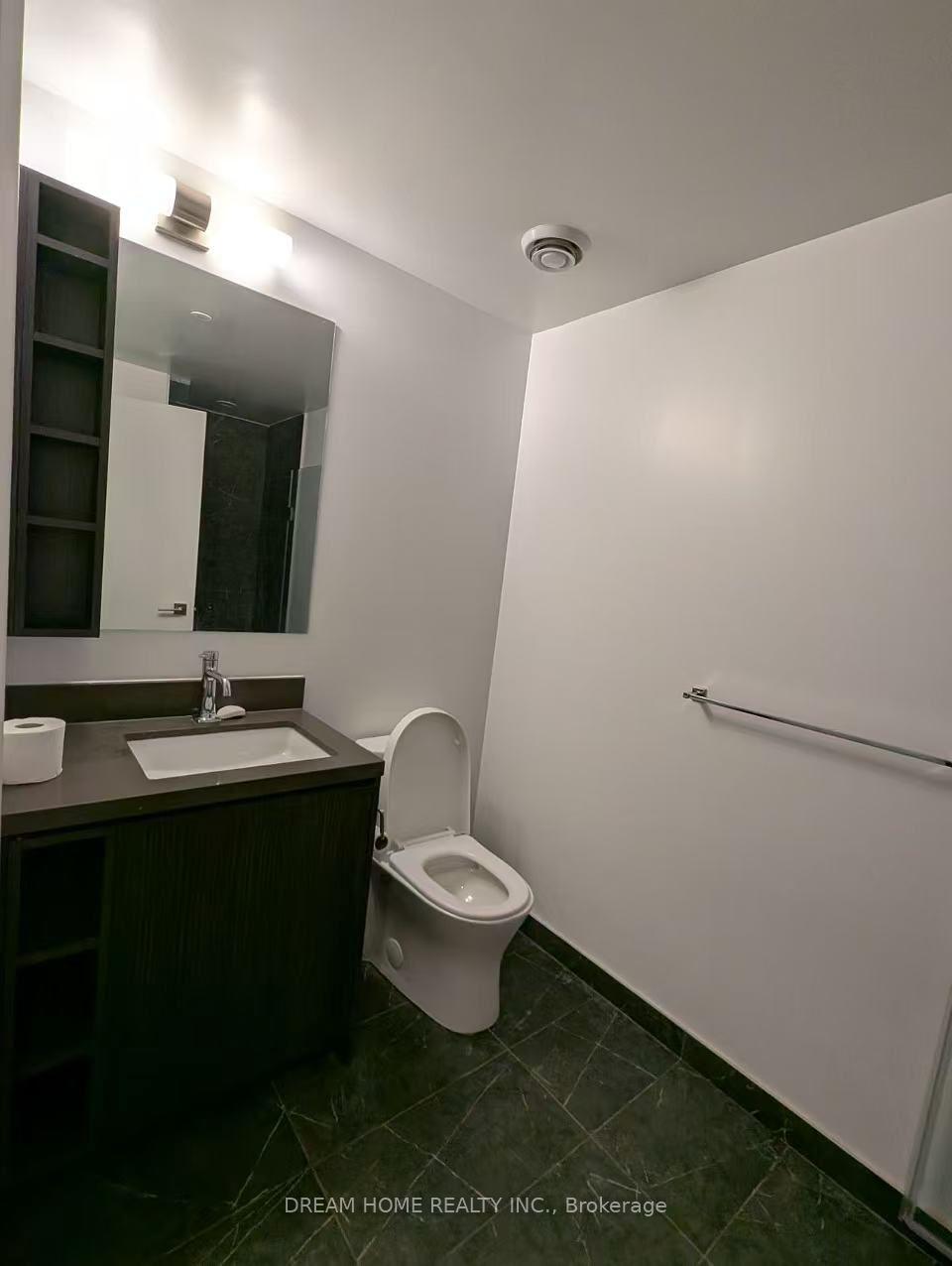 Photo 10 of 252 Church Street, Toronto, Church-Yonge Corridor — HOMEH