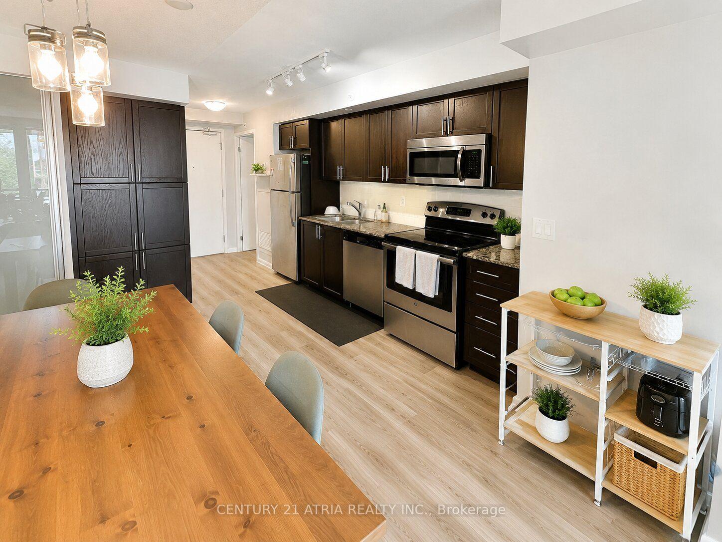 Photo 2 of Unit 405, 830 Lawrence Avenue W, North York, Yorkdale-Glen Park — HOMEH