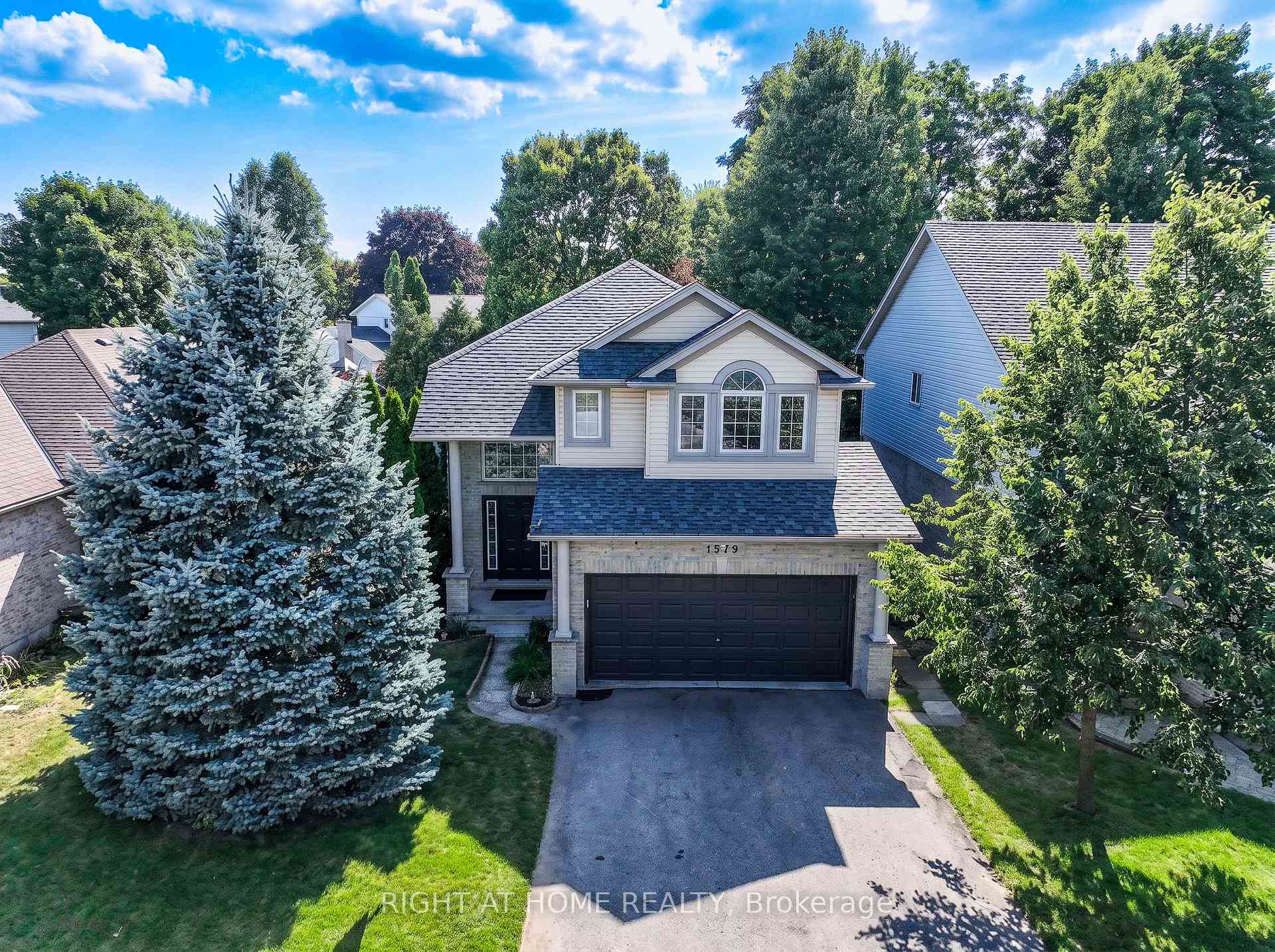Photo 2 of 1579 Devos Drive, London, North C — HOMEH