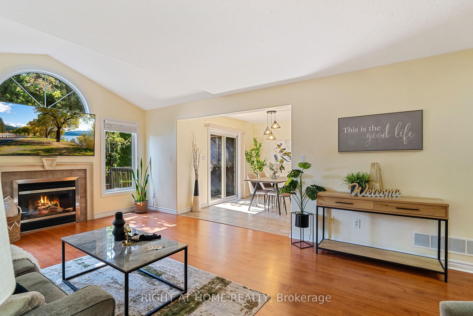 Photo 8 of 1579 Devos Drive, London, North C — HOMEH