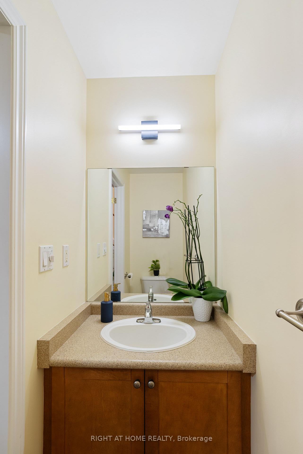Photo 13 of 1579 Devos Drive, London, North C — HOMEH