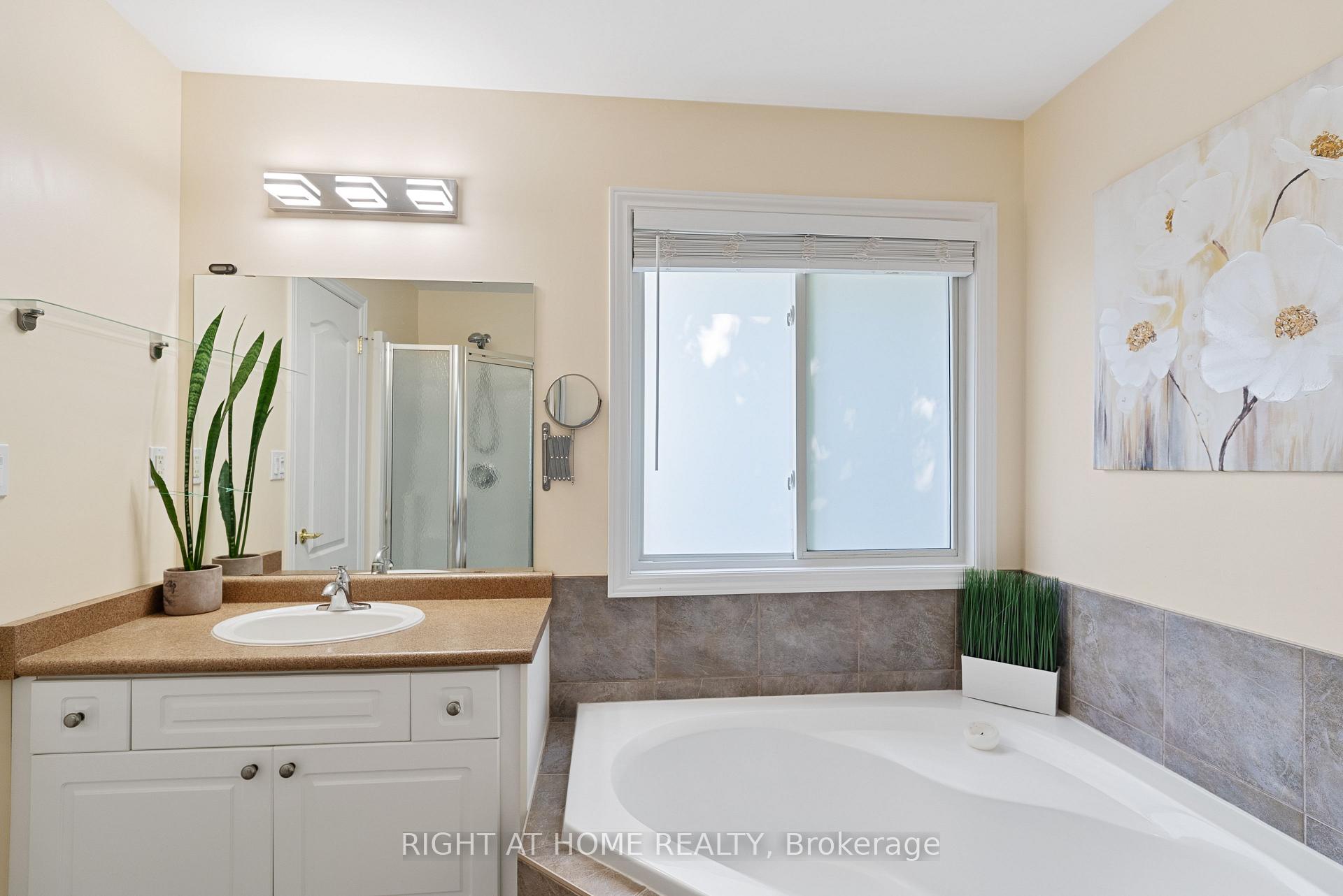 Photo 19 of 1579 Devos Drive, London, North C — HOMEH