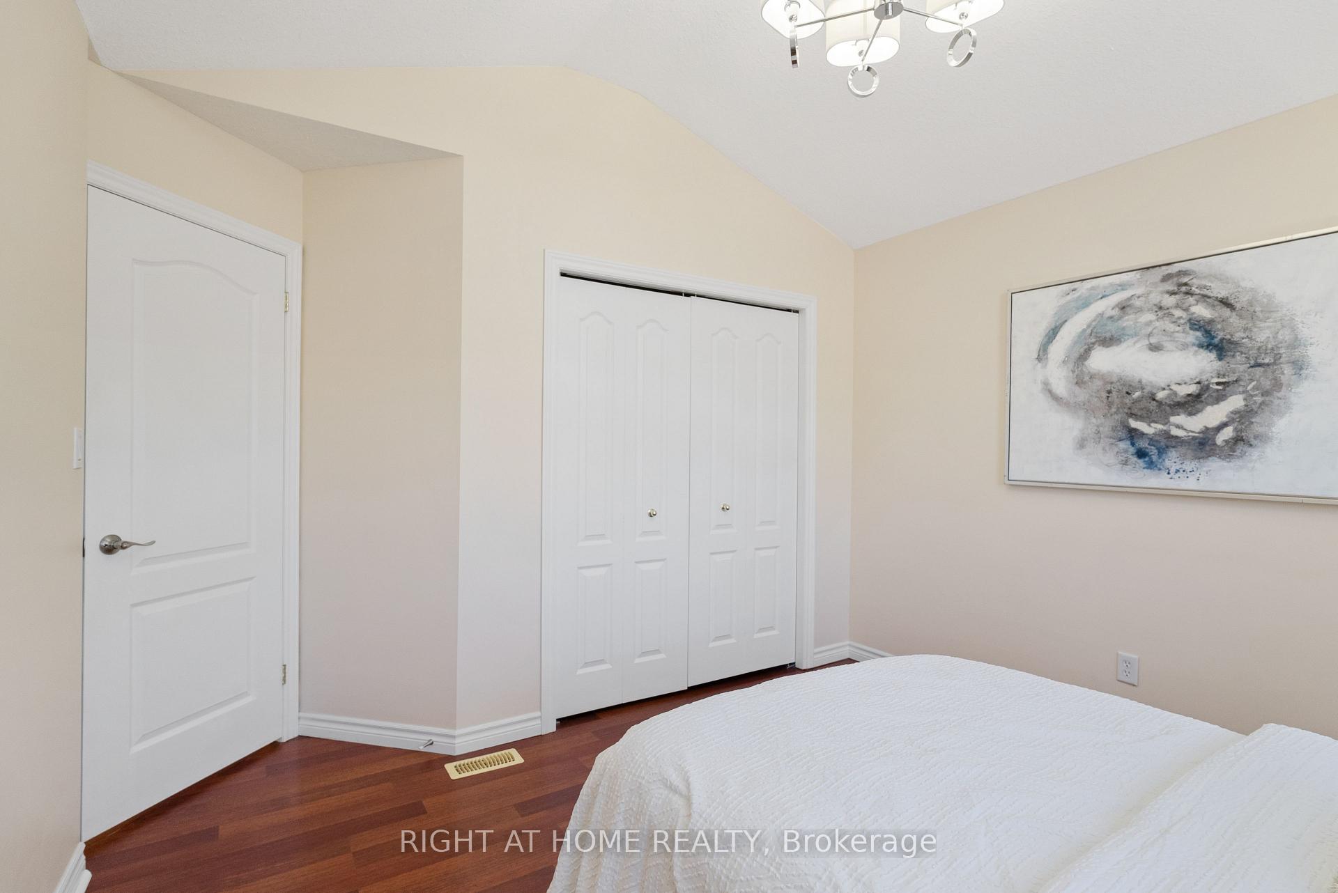 Photo 23 of 1579 Devos Drive, London, North C — HOMEH