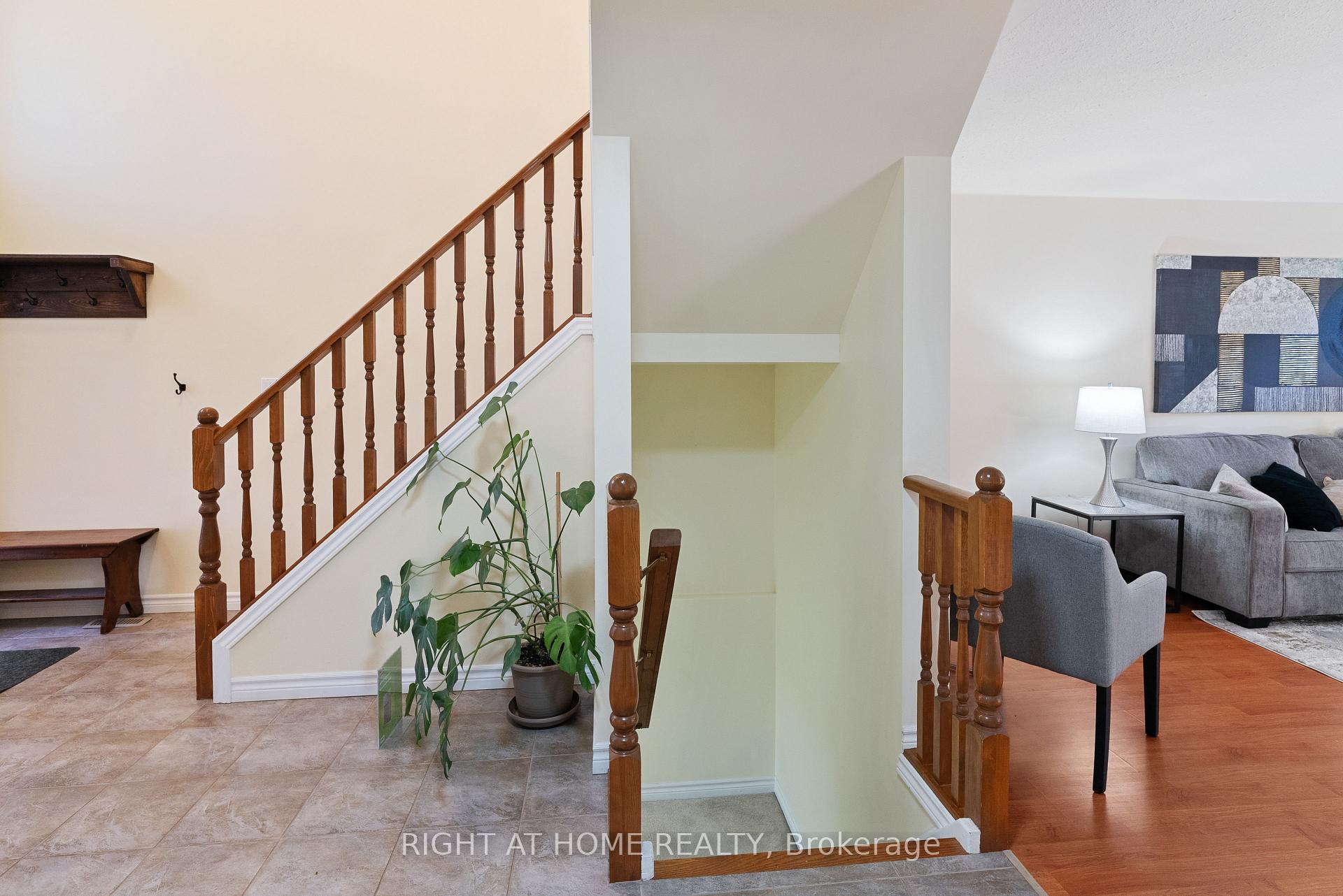 Photo 28 of 1579 Devos Drive, London, North C — HOMEH