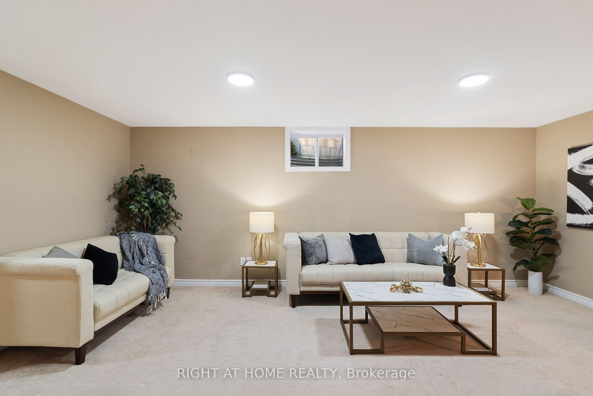 Photo 32 of 1579 Devos Drive, London, North C — HOMEH