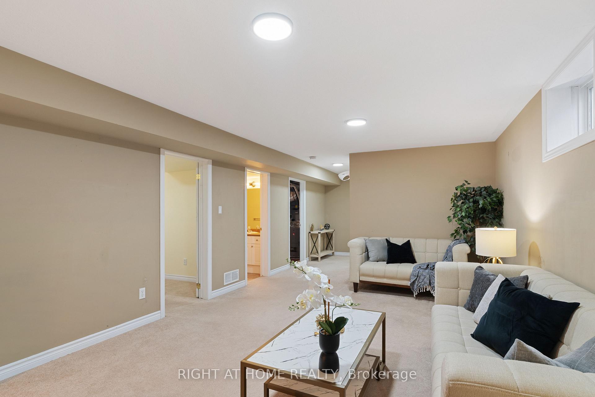 Photo 33 of 1579 Devos Drive, London, North C — HOMEH
