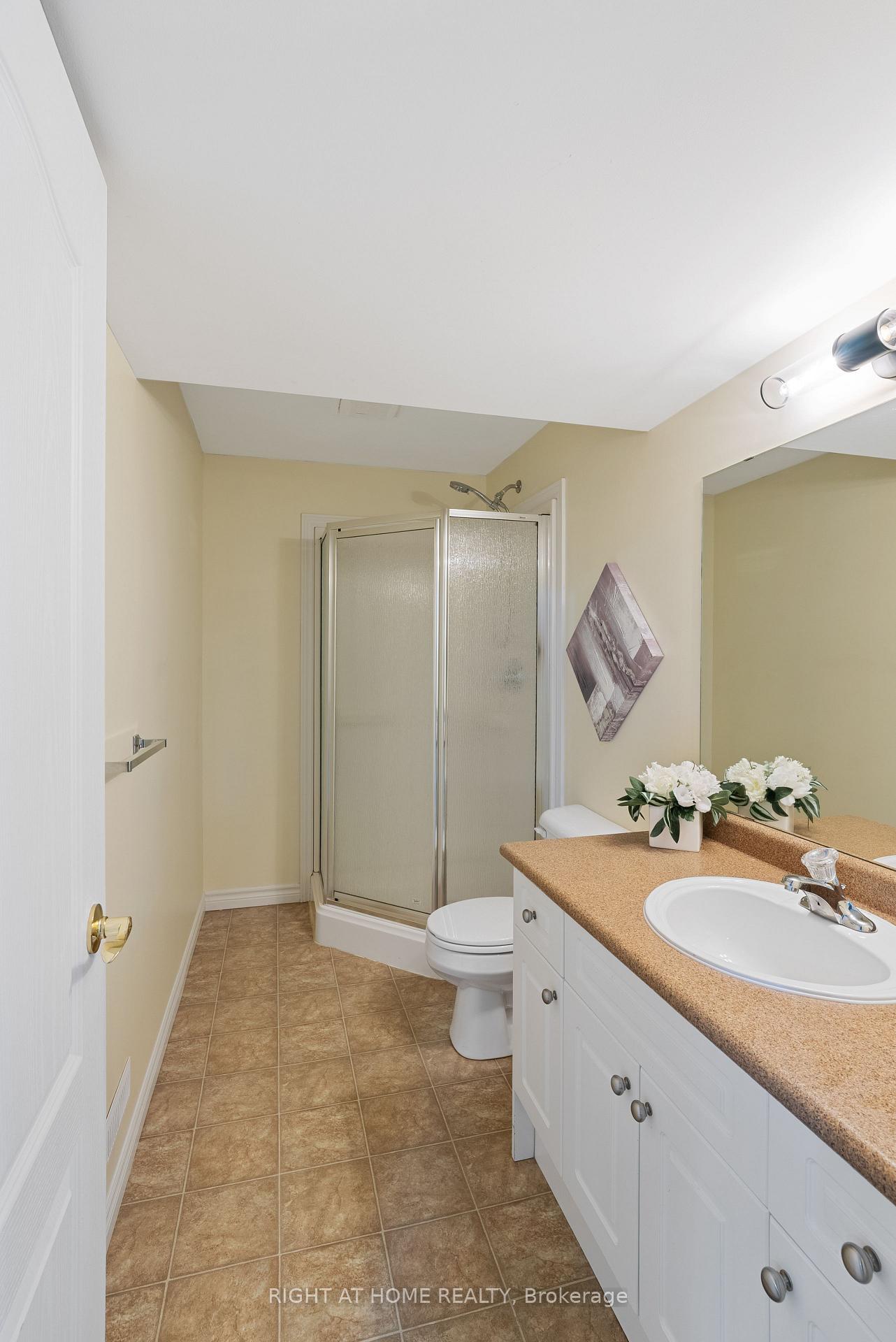 Photo 36 of 1579 Devos Drive, London, North C — HOMEH