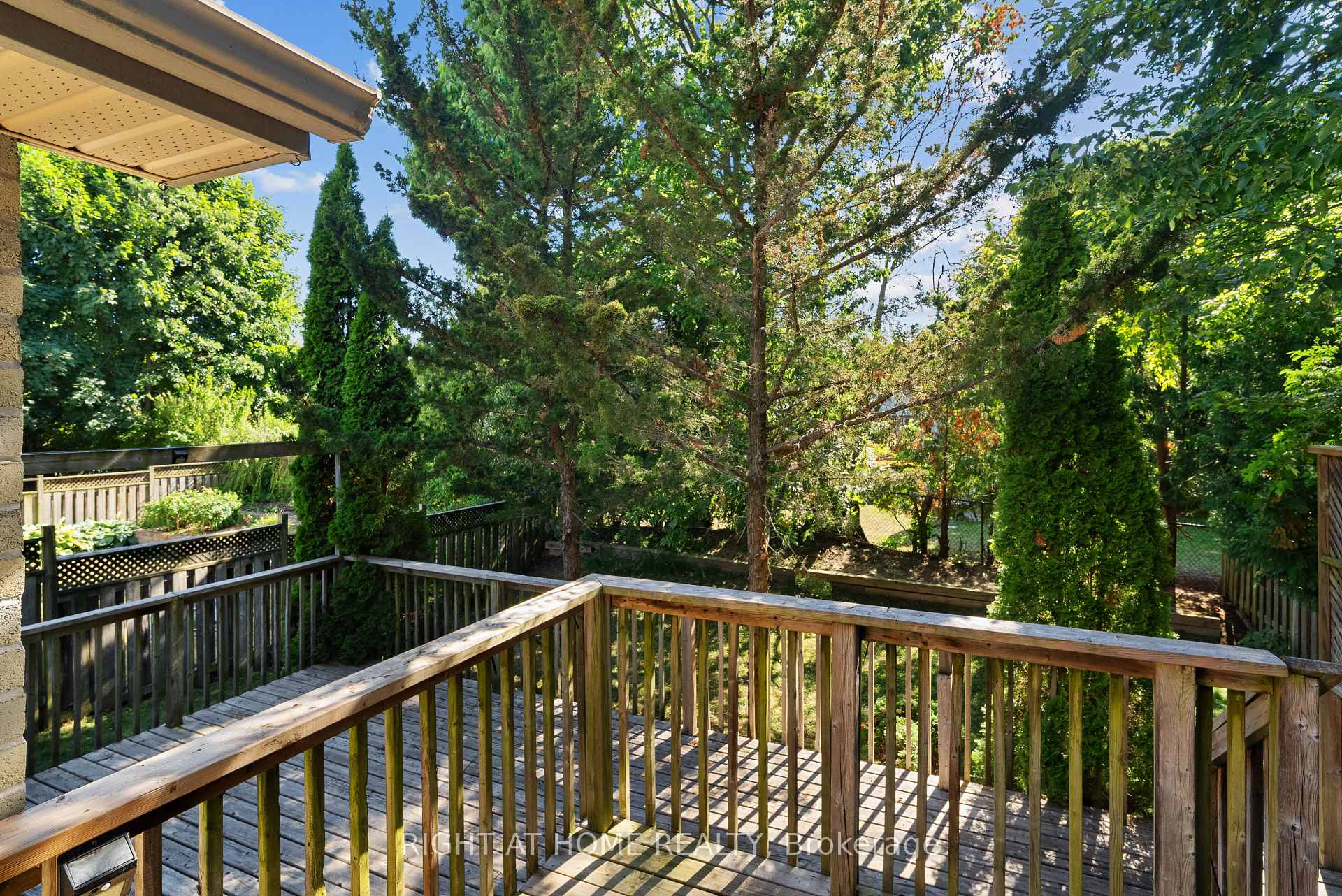Photo 39 of 1579 Devos Drive, London, North C — HOMEH