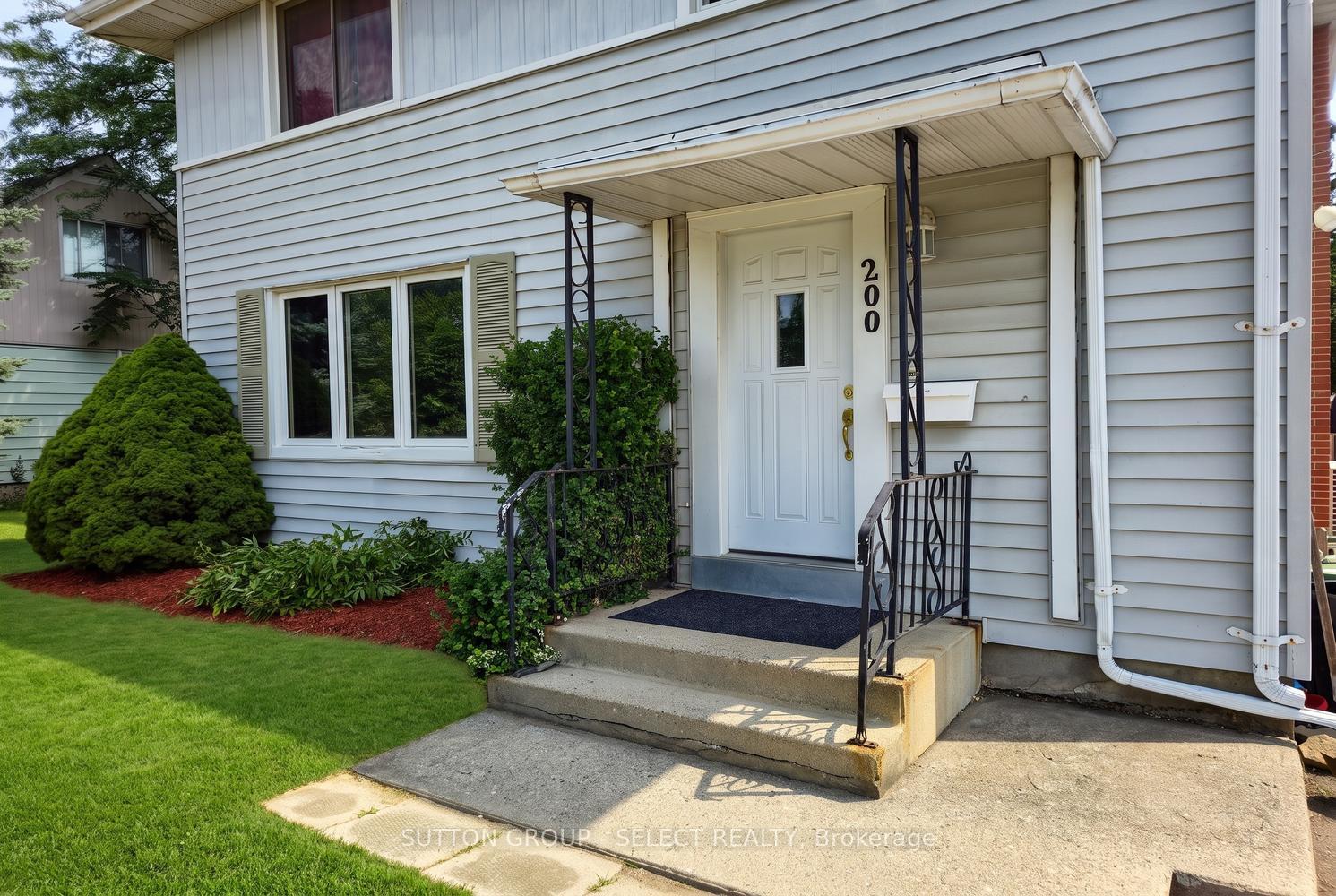 Photo 3 of 200 Rhine Avenue, London, East C — HOMEH