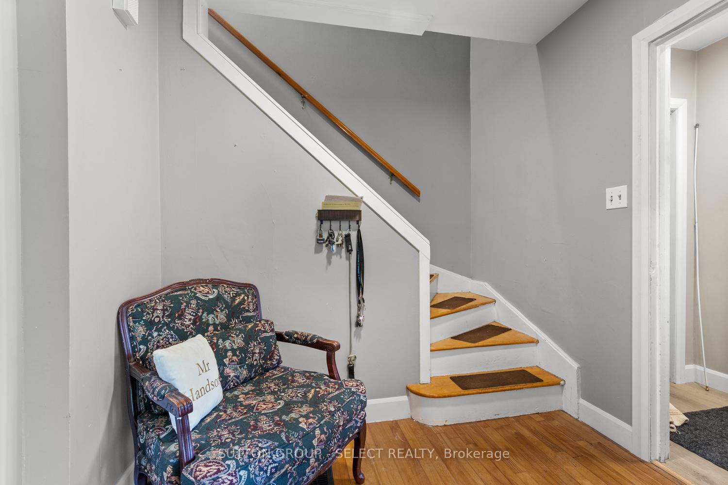 Photo 5 of 200 Rhine Avenue, London, East C — HOMEH