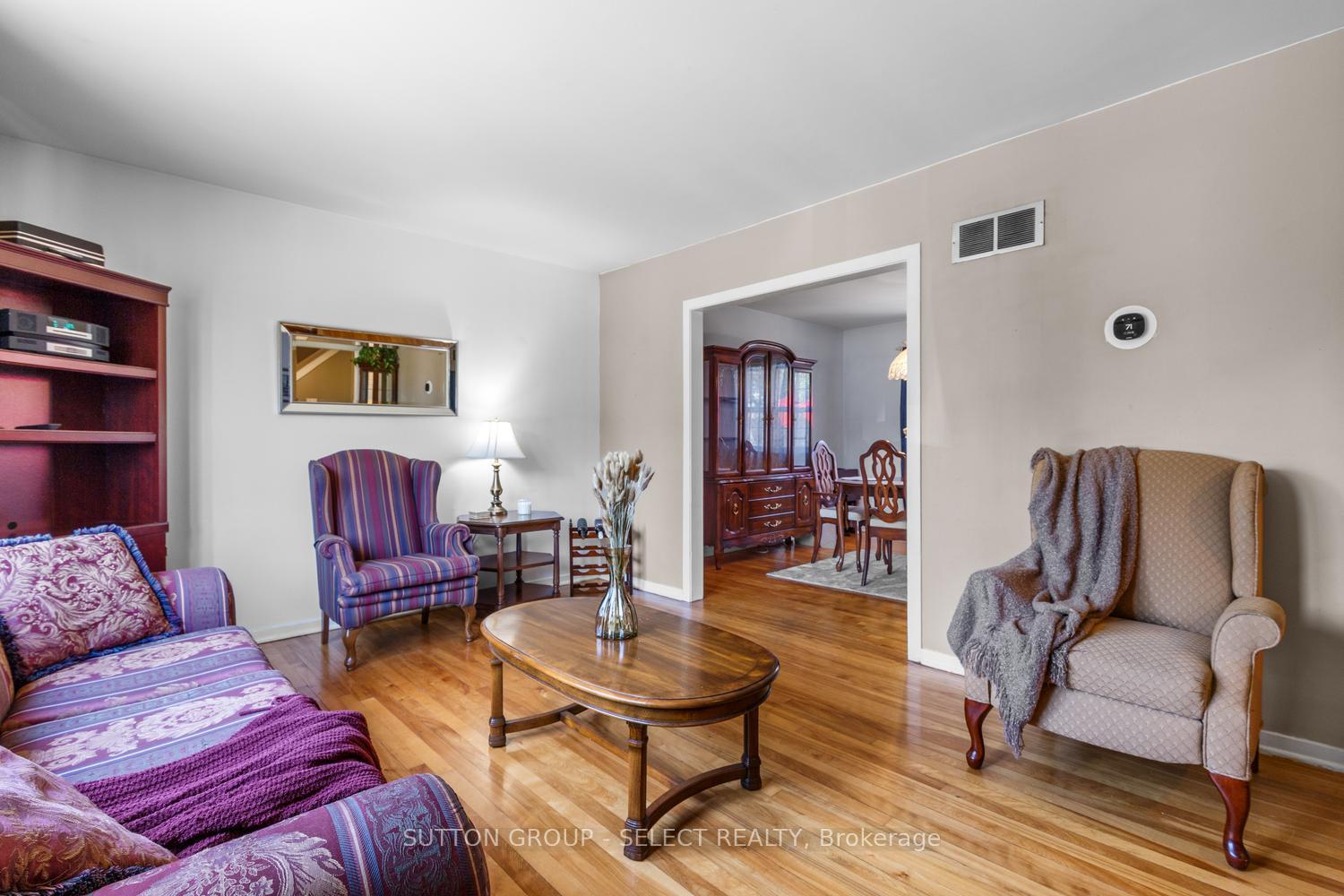 Photo 8 of 200 Rhine Avenue, London, East C — HOMEH