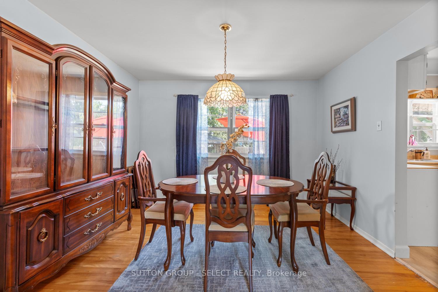 Photo 9 of 200 Rhine Avenue, London, East C — HOMEH