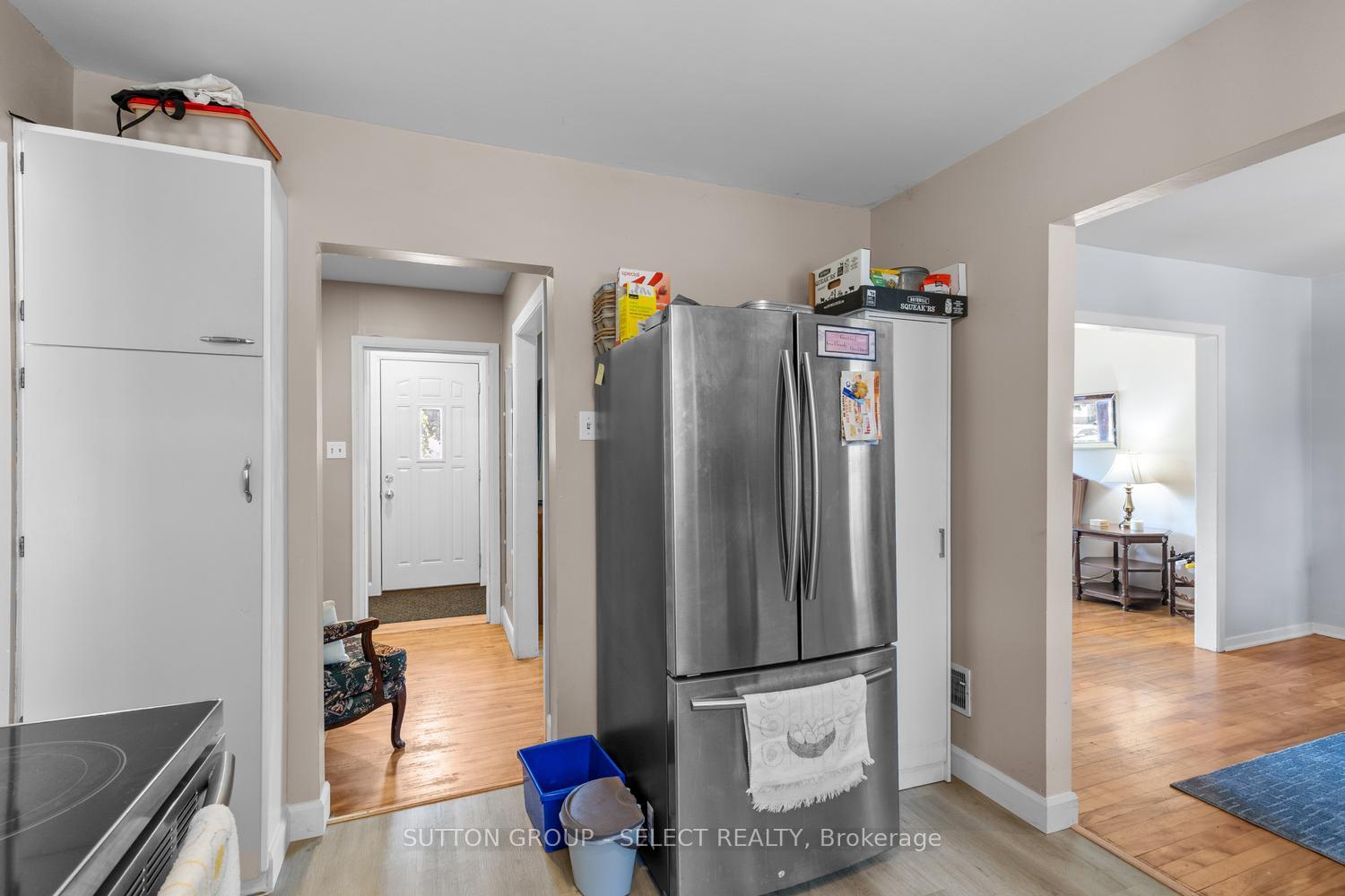Photo 15 of 200 Rhine Avenue, London, East C — HOMEH
