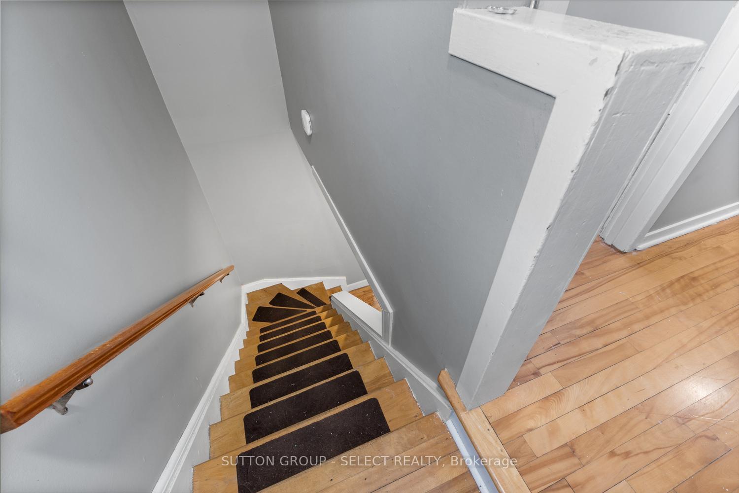 Photo 17 of 200 Rhine Avenue, London, East C — HOMEH