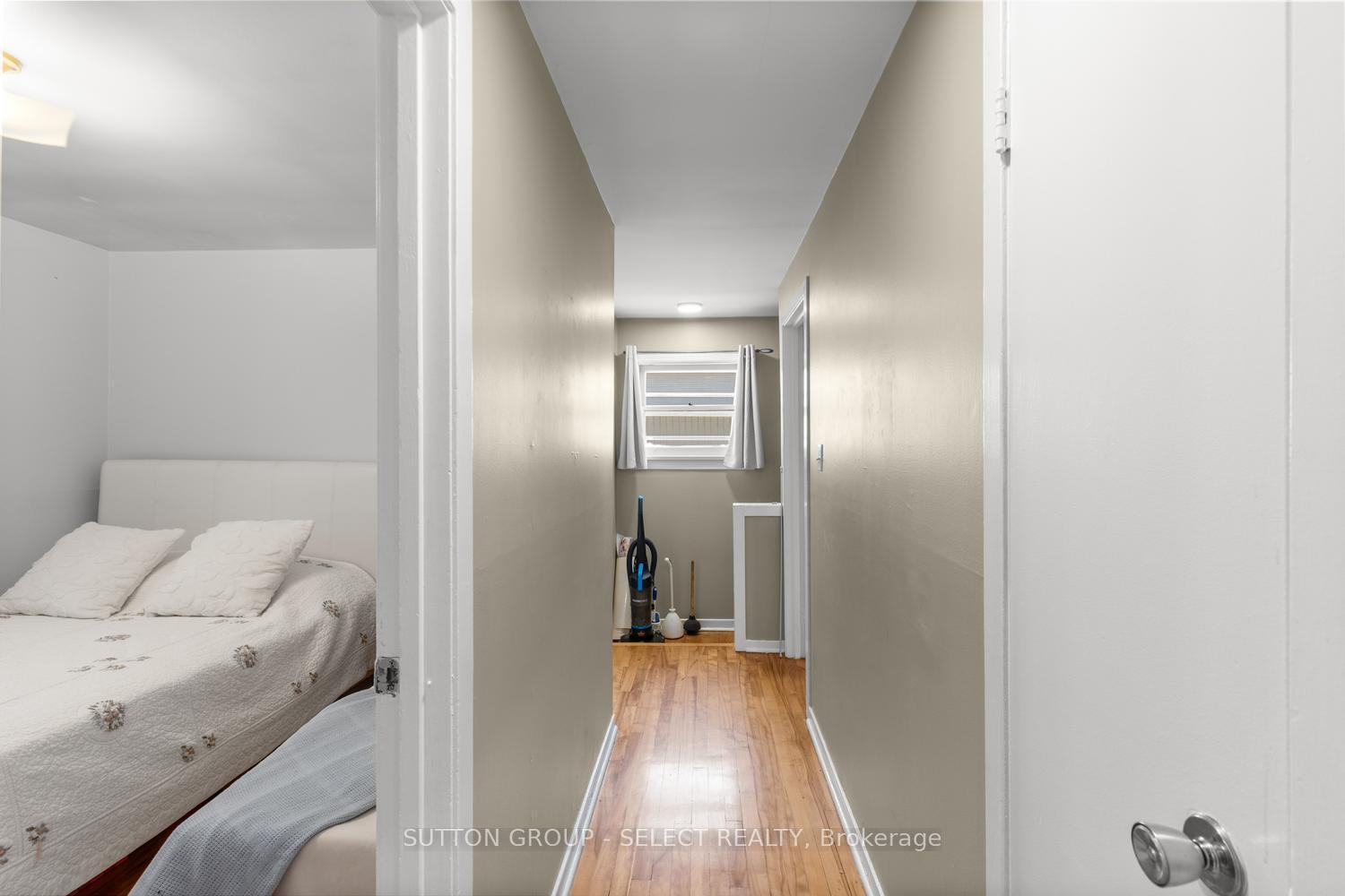 Photo 18 of 200 Rhine Avenue, London, East C — HOMEH