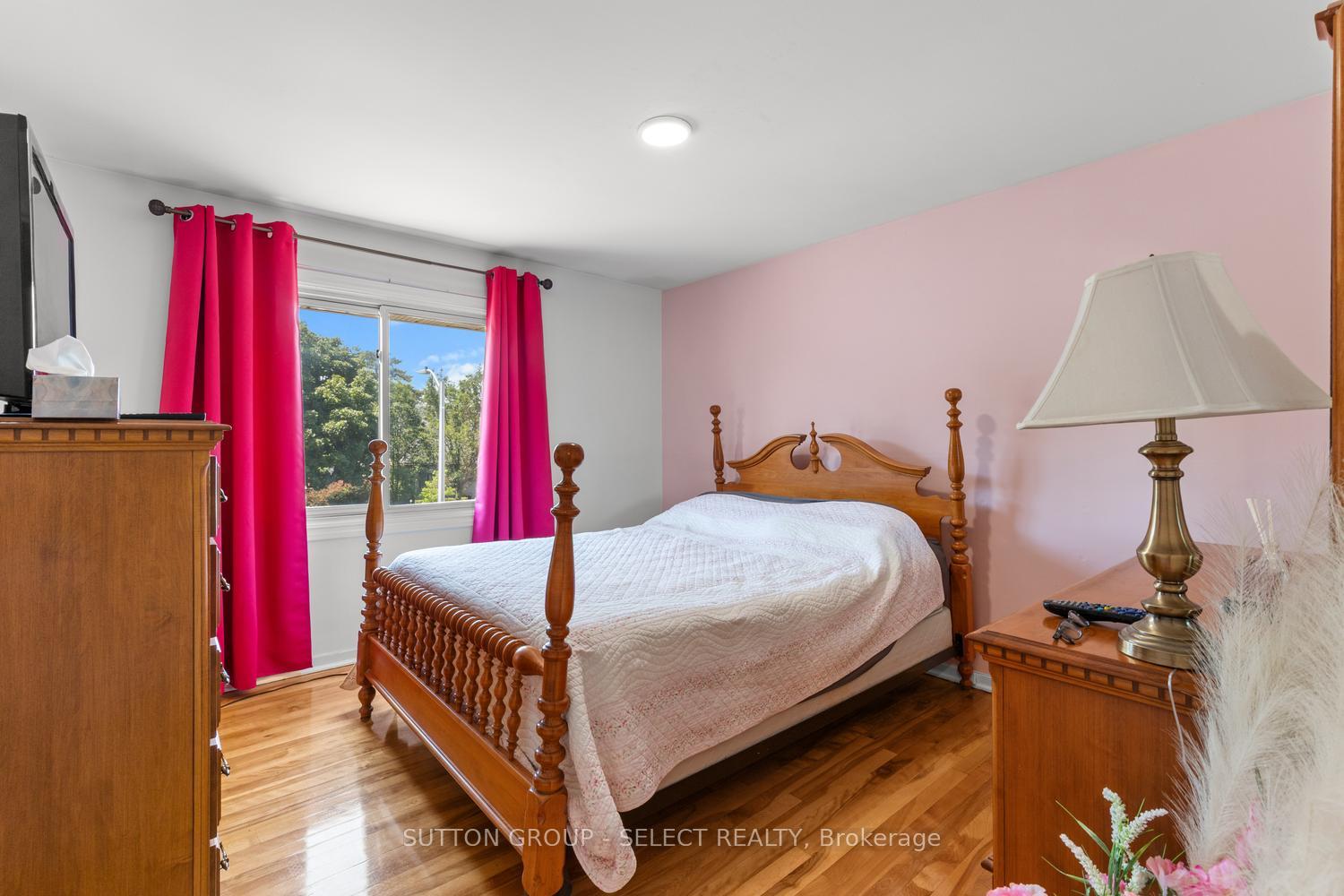 Photo 19 of 200 Rhine Avenue, London, East C — HOMEH