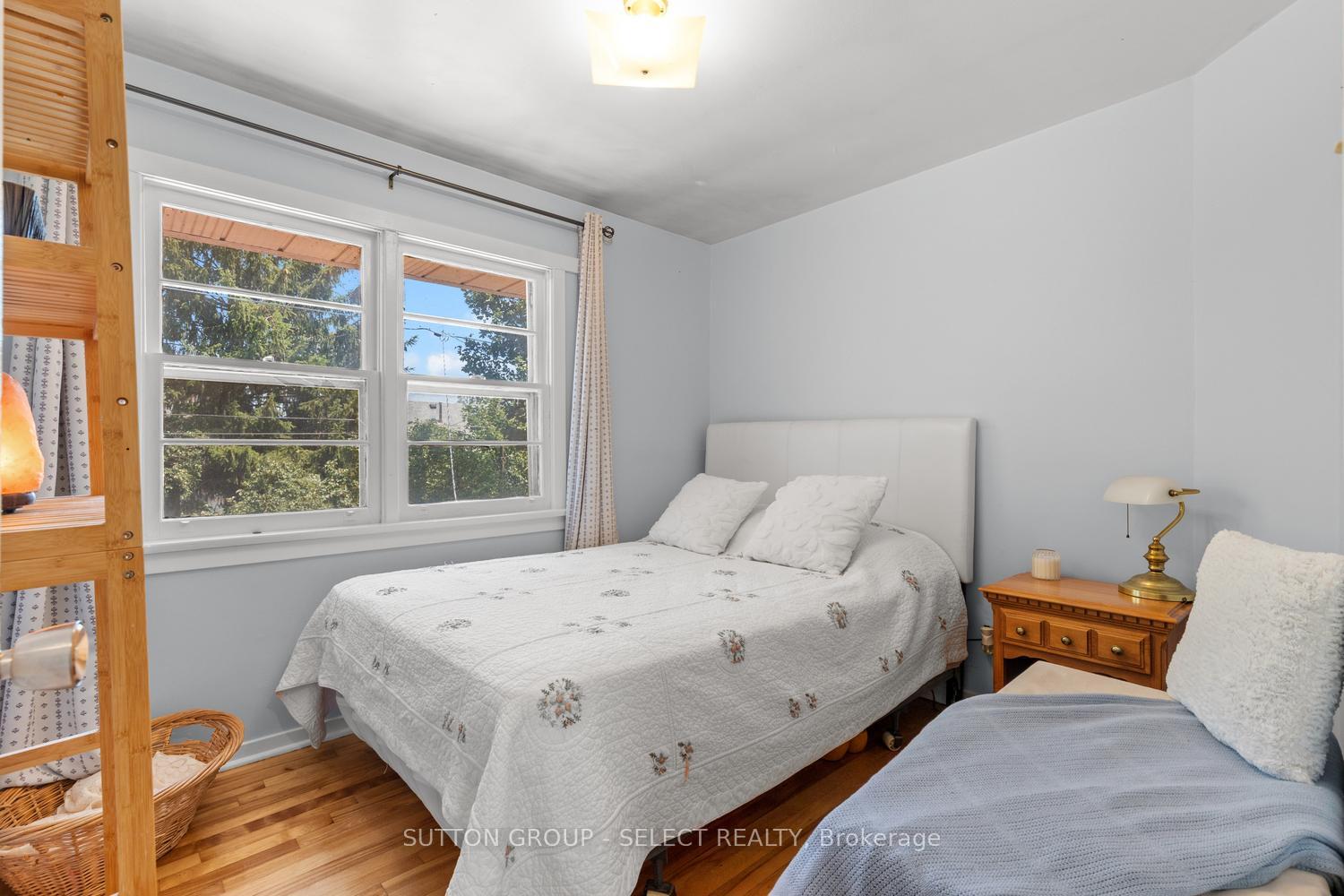 Photo 22 of 200 Rhine Avenue, London, East C — HOMEH