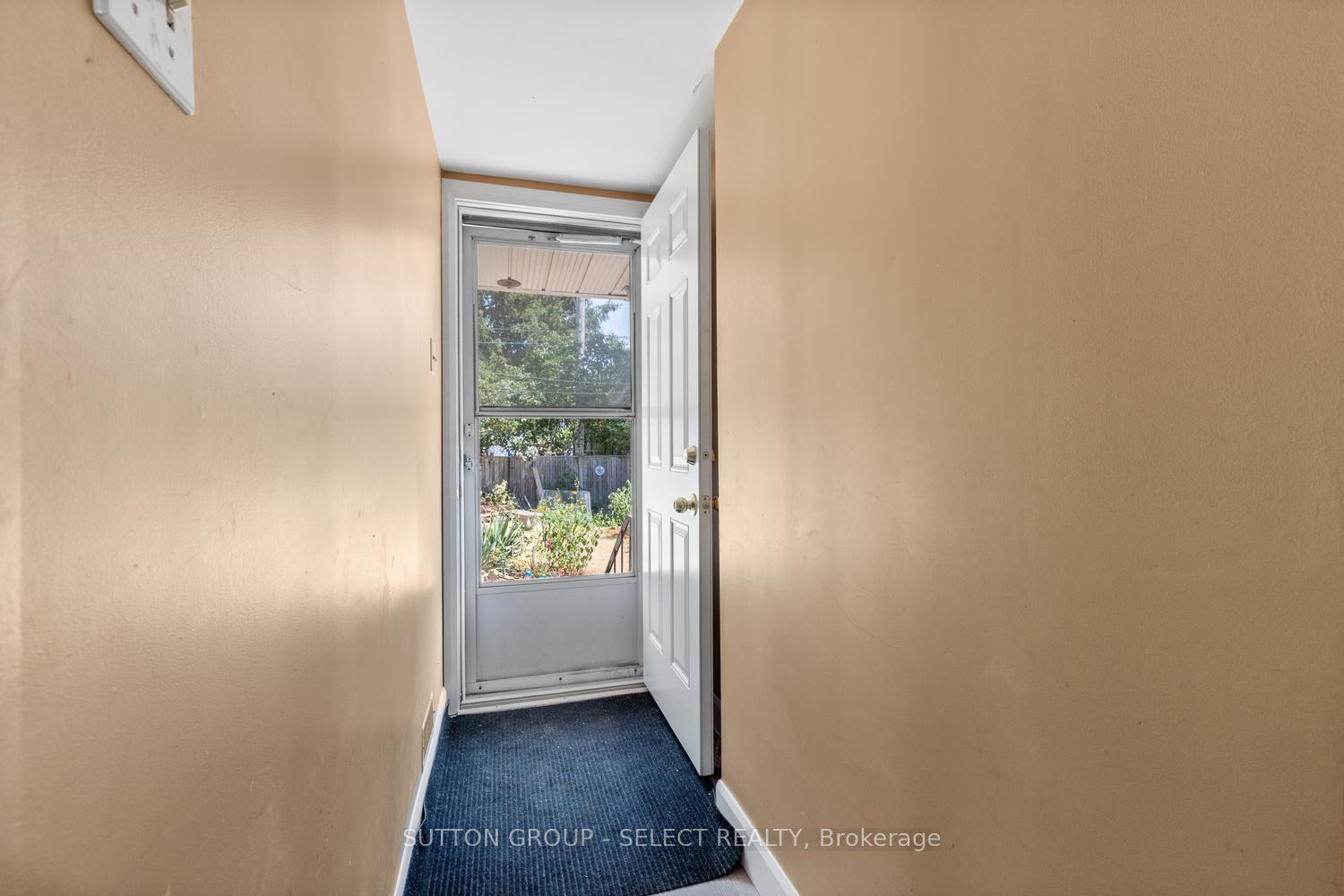 Photo 31 of 200 Rhine Avenue, London, East C — HOMEH