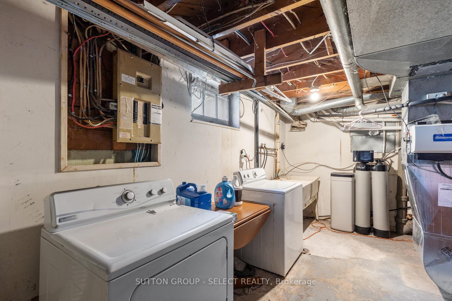 Photo 40 of 200 Rhine Avenue, London, East C — HOMEH