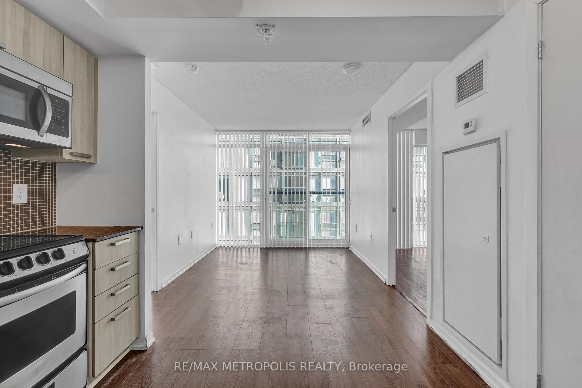 Photo 3 of Unit 1902W, 36 Lisgar Street, Toronto, Little Portugal — HOMEH