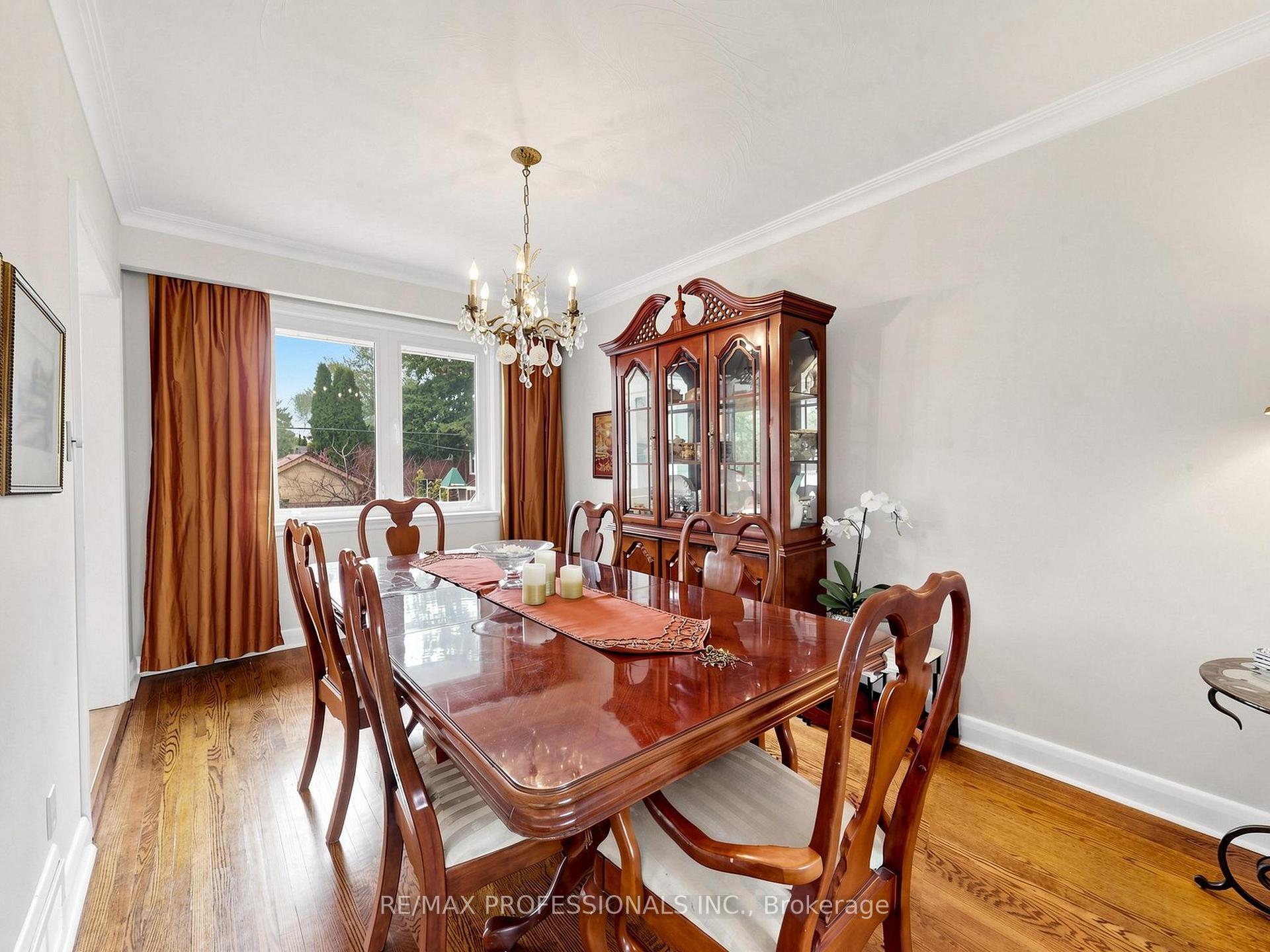 Photo 6 of 24 Breadner Drive, Etobicoke, Willowridge-Martingrove-Richview — HOMEH