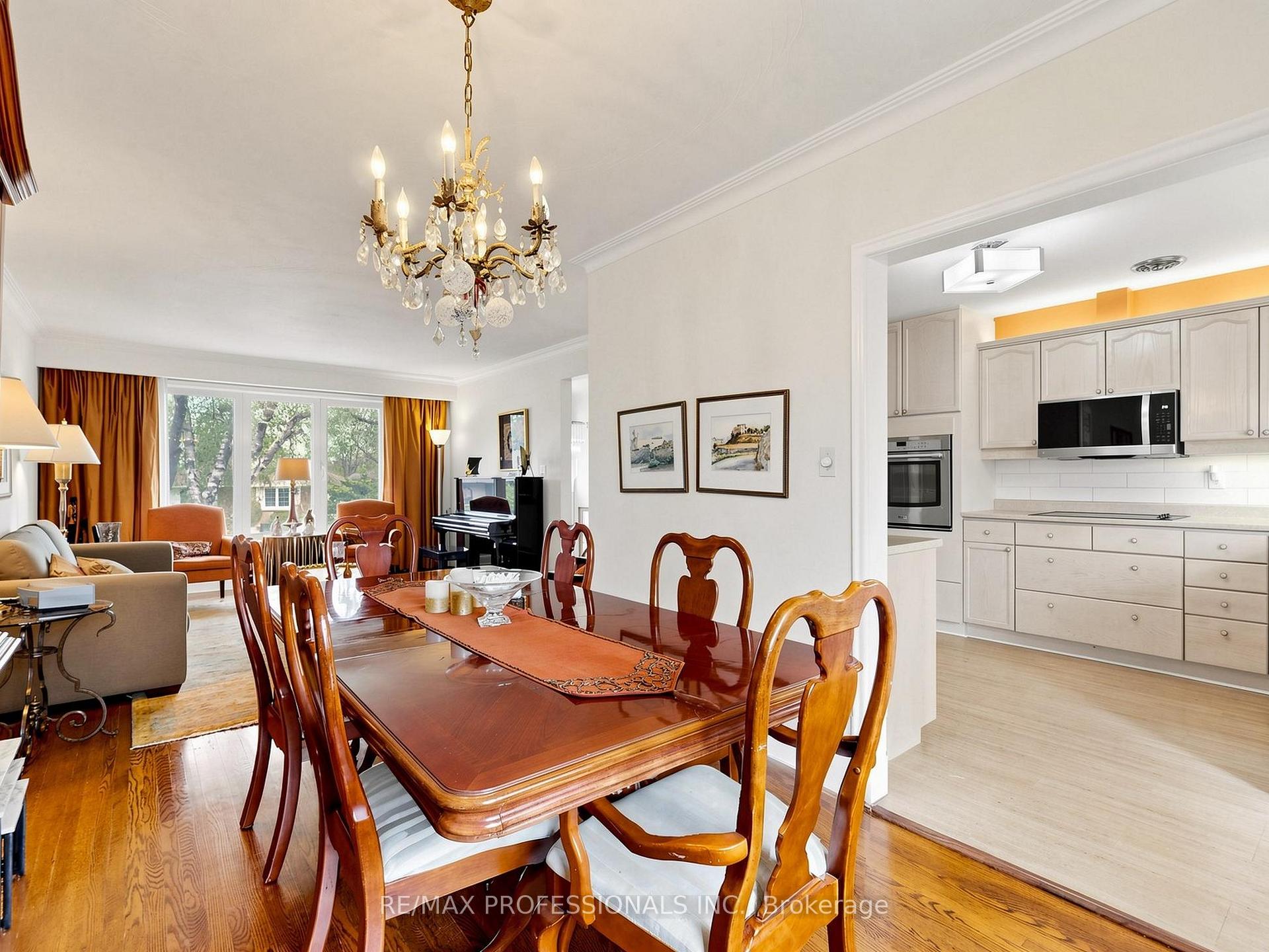 Photo 7 of 24 Breadner Drive, Etobicoke, Willowridge-Martingrove-Richview — HOMEH