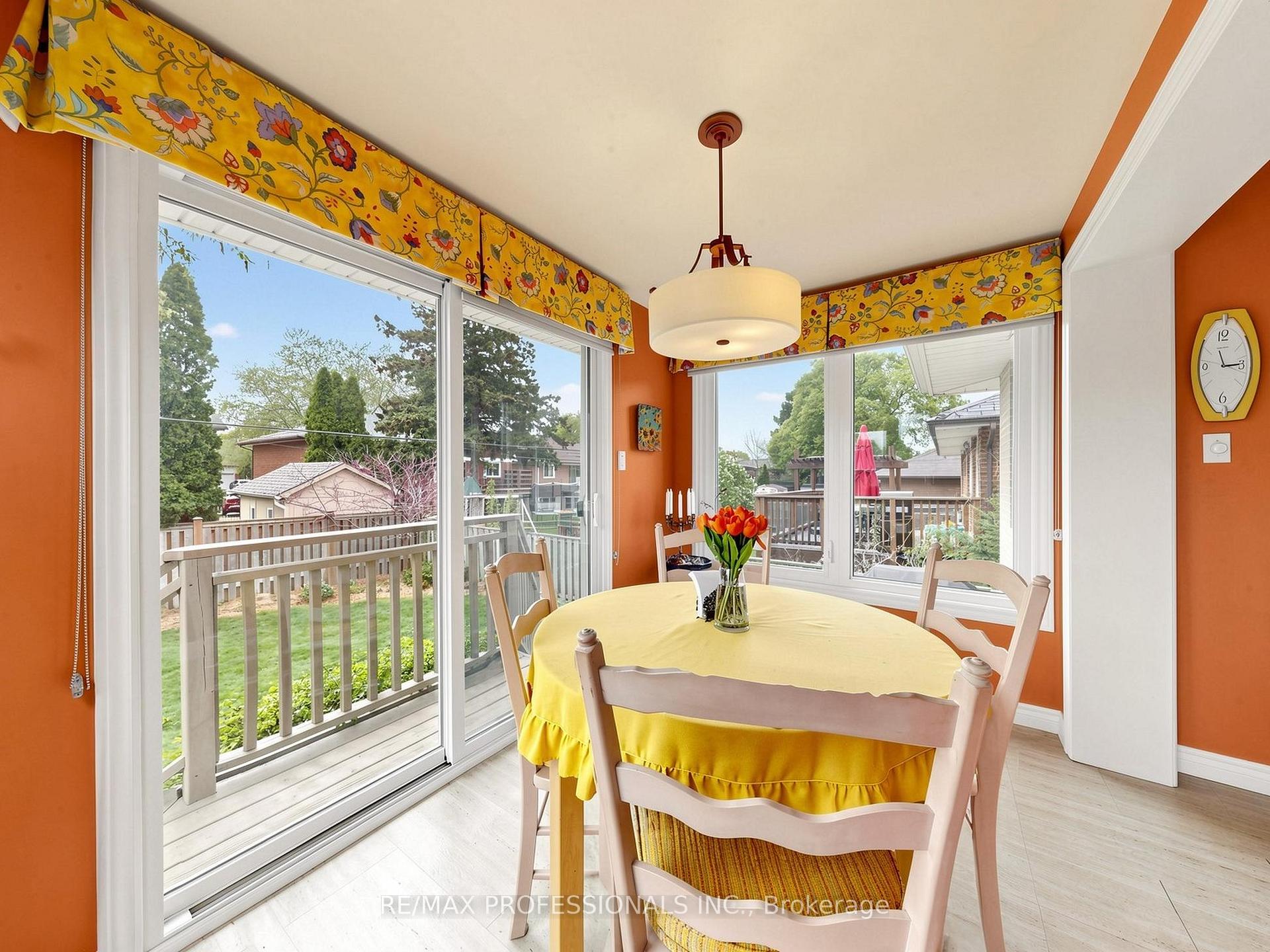 Photo 13 of 24 Breadner Drive, Etobicoke, Willowridge-Martingrove-Richview — HOMEH