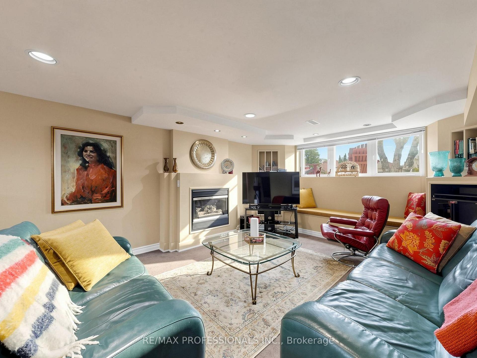 Photo 21 of 24 Breadner Drive, Etobicoke, Willowridge-Martingrove-Richview — HOMEH