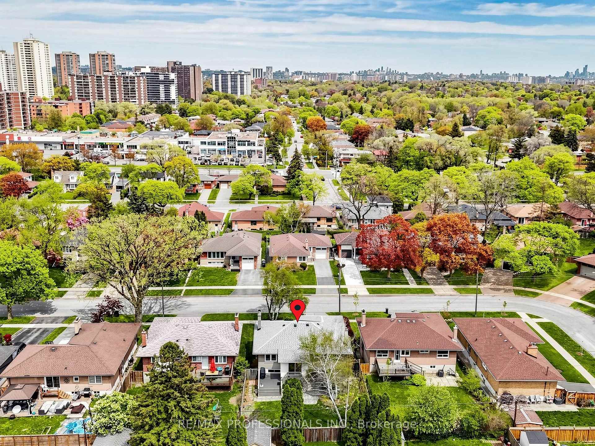 Photo 38 of 24 Breadner Drive, Etobicoke, Willowridge-Martingrove-Richview — HOMEH