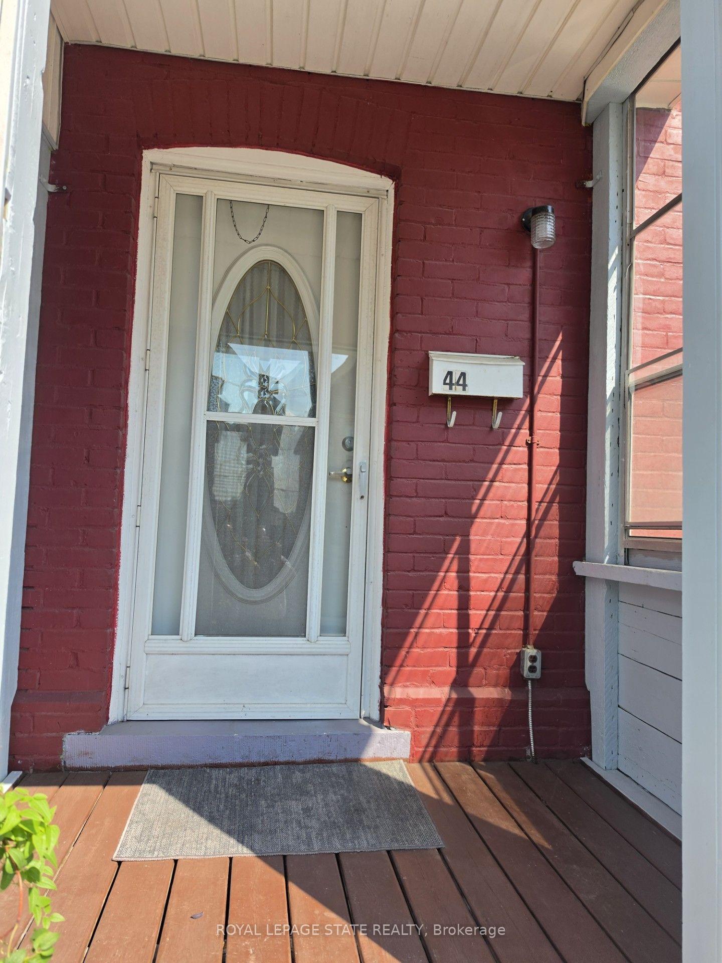 Photo 3 of 44 Arthur Avenue N, Hamilton, Gibson — HOMEH