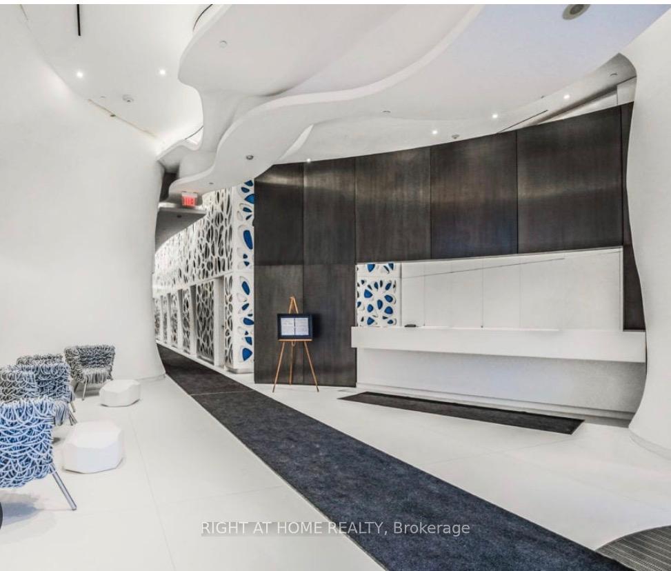 Photo 4 of Unit 5706, 1 Bloor Street E, Toronto, Church-Yonge Corridor — HOMEH