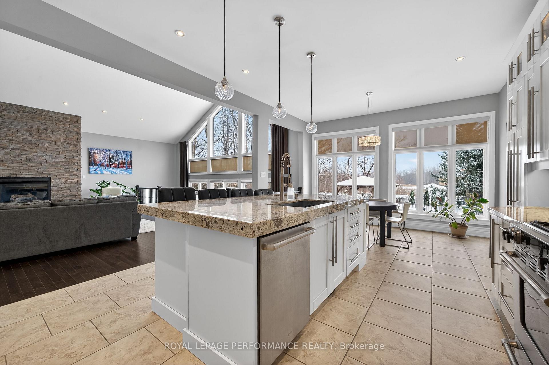 Photo 15 of 6148 Pebblewoods Drive, Ottawa, Greely — HOMEH