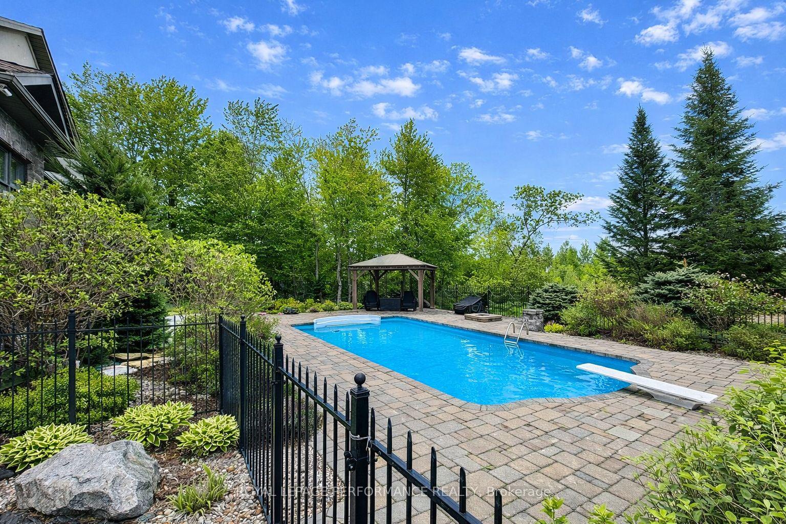 Photo 43 of 6148 Pebblewoods Drive, Ottawa, Greely — HOMEH