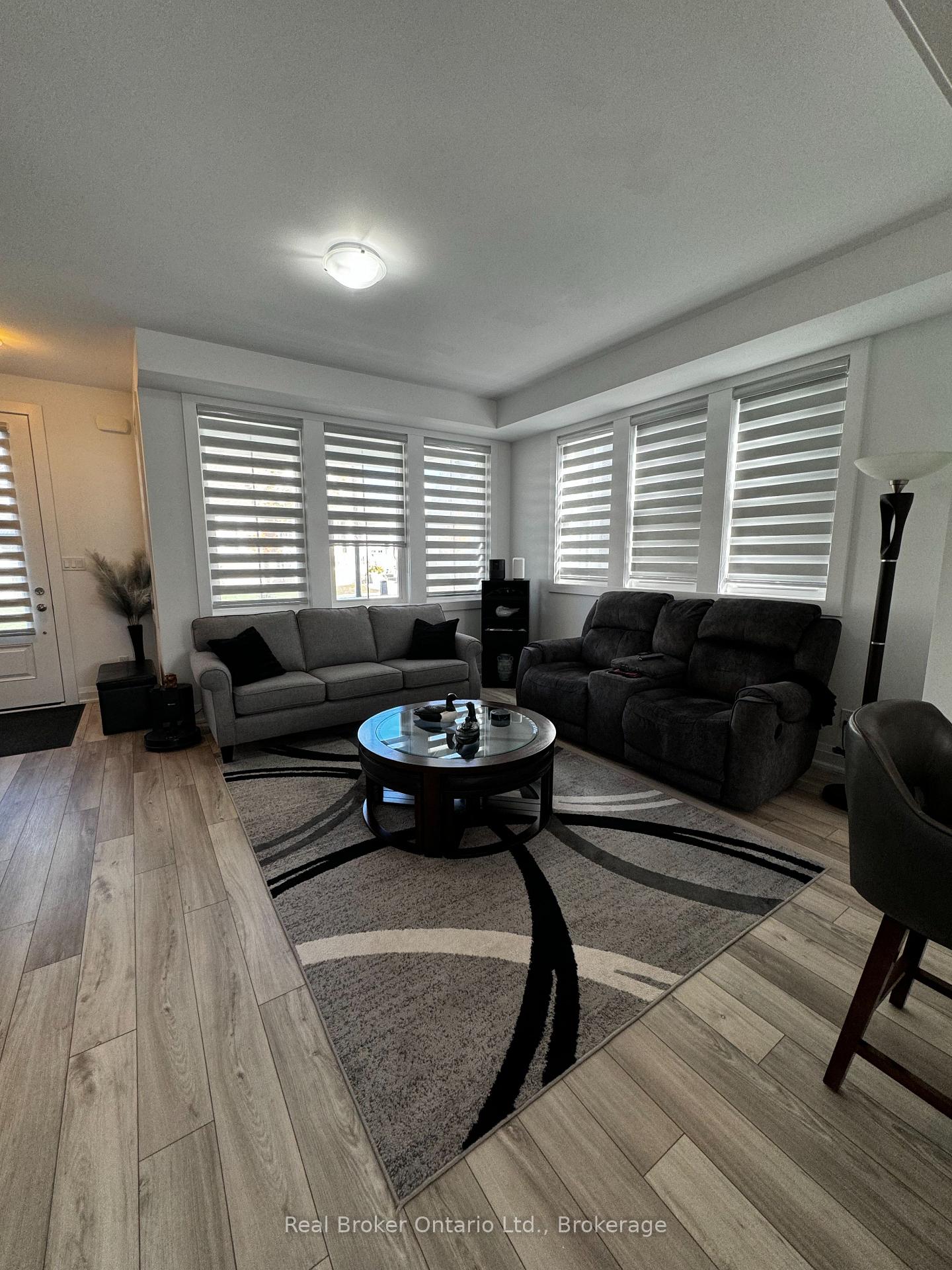 Photo 2 of 13 Julia Crescent, Midland — HOMEH