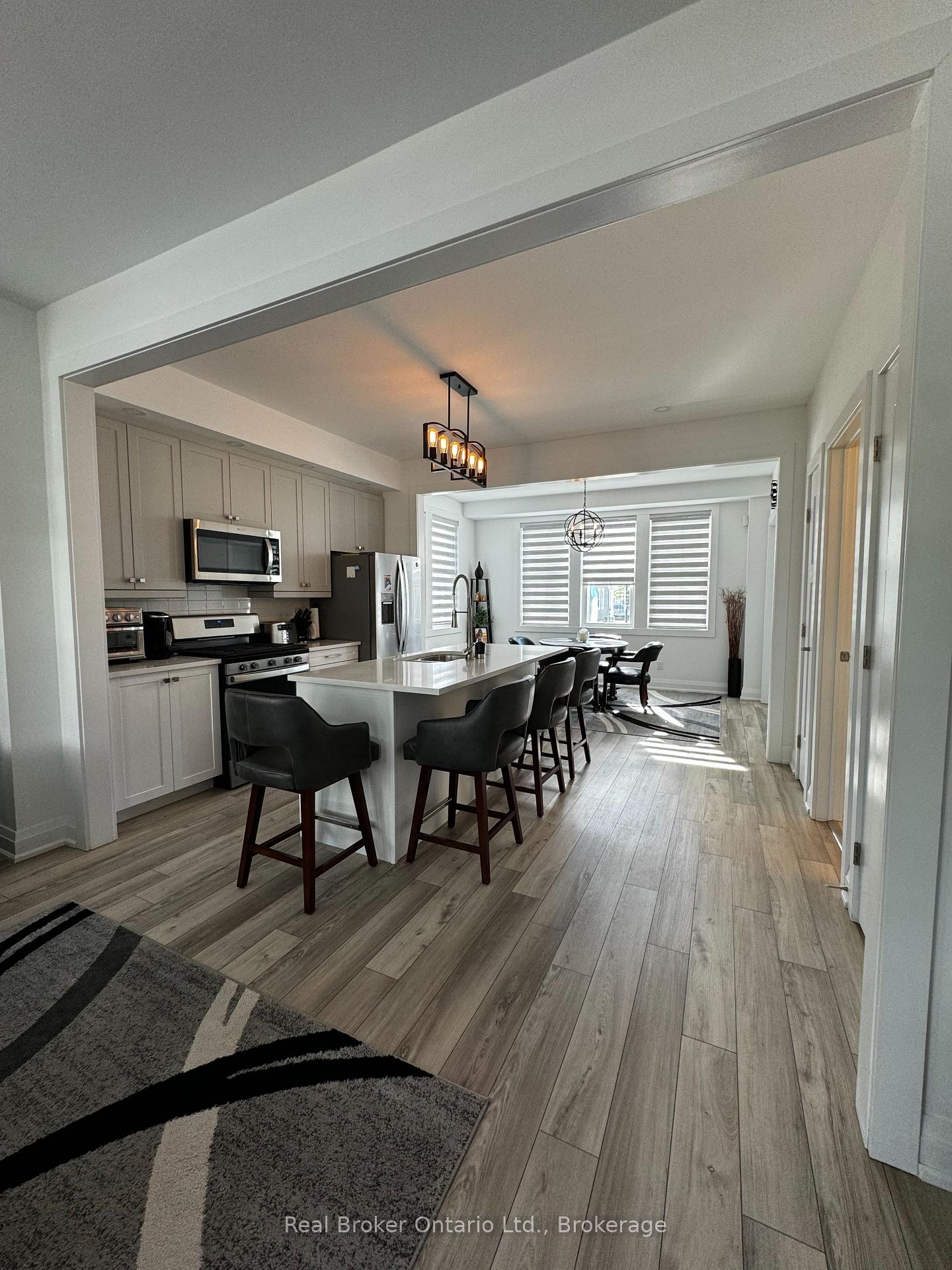 Photo 3 of 13 Julia Crescent, Midland — HOMEH