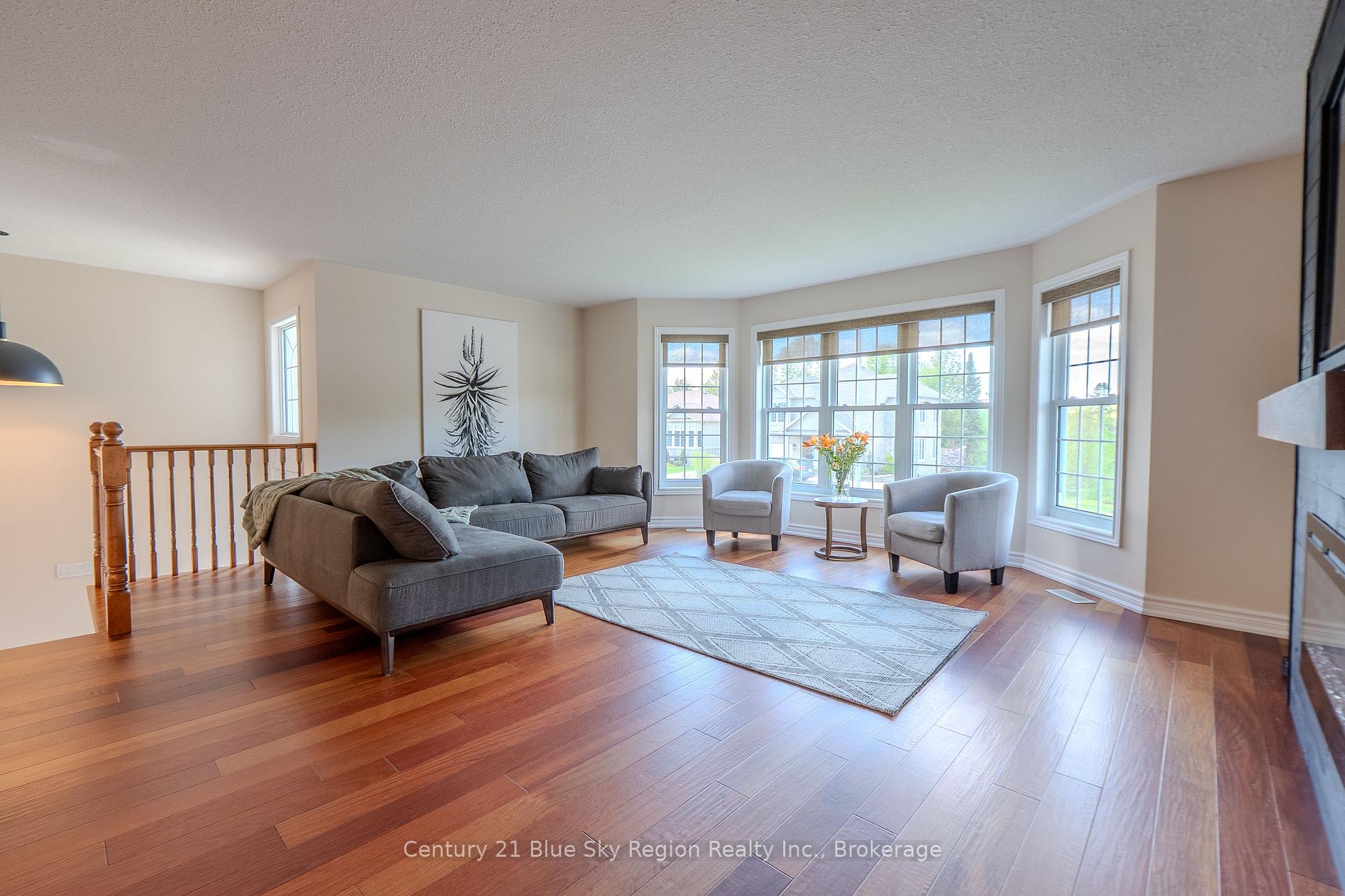 Photo 5 of 28 Stone Manor Drive, North Bay, Airport — HOMEH