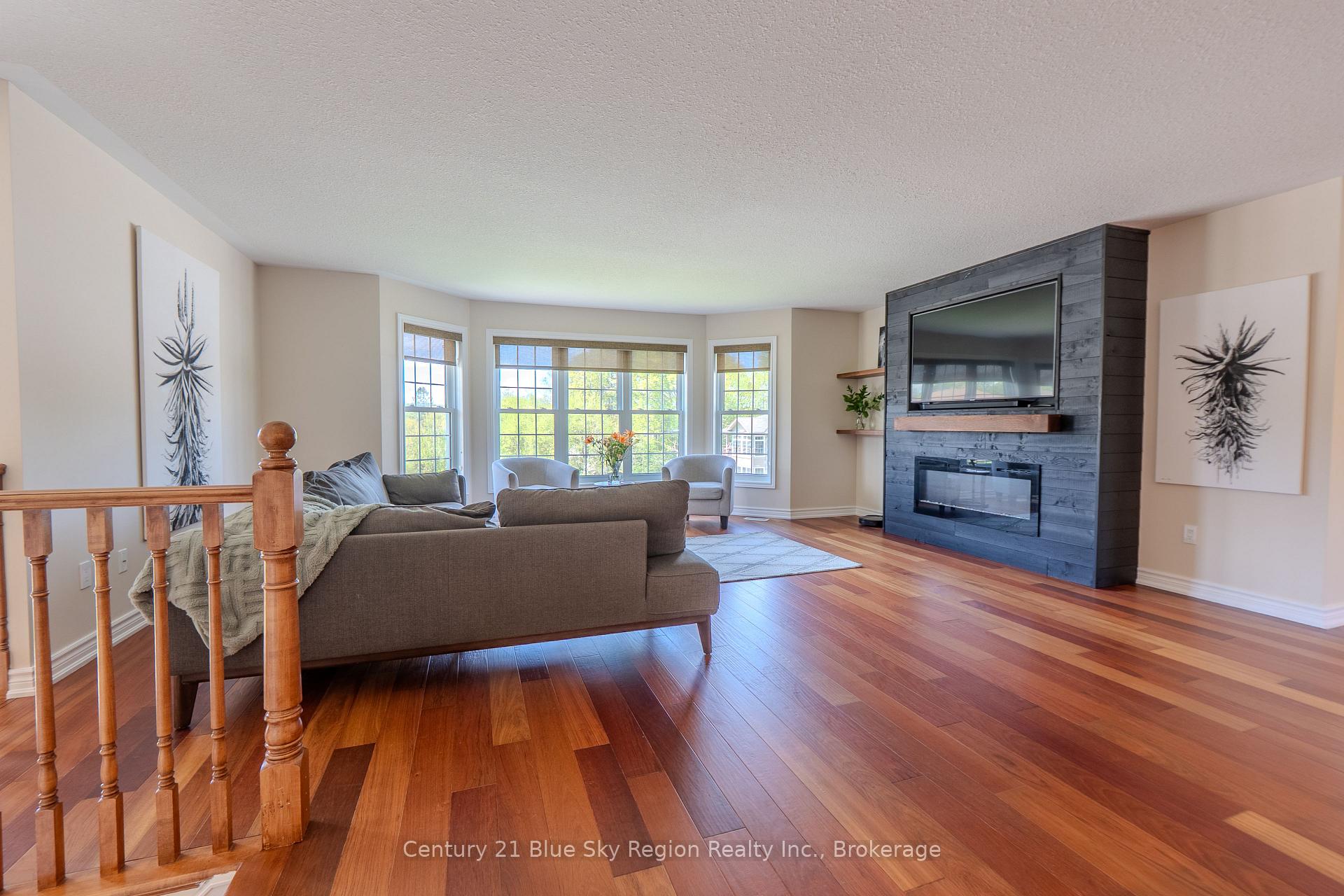 Photo 8 of 28 Stone Manor Drive, North Bay, Airport — HOMEH