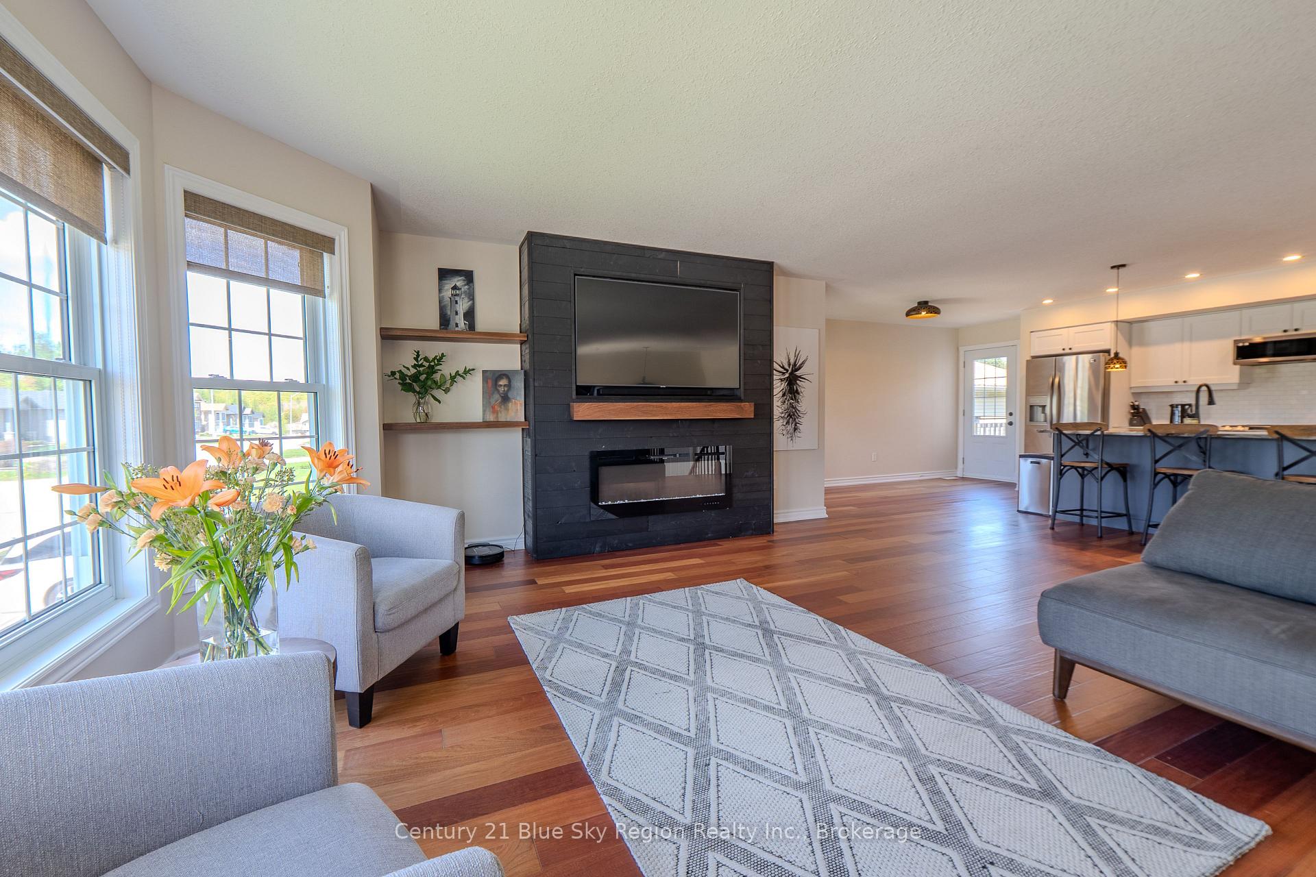 Photo 10 of 28 Stone Manor Drive, North Bay, Airport — HOMEH