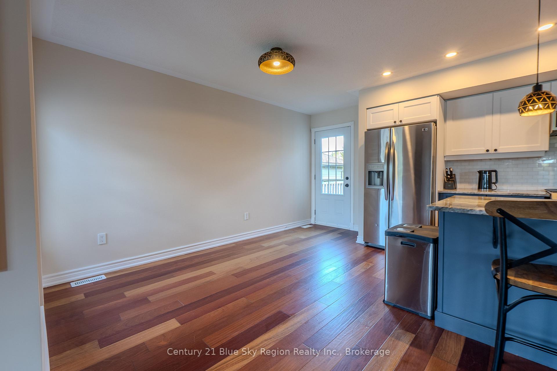 Photo 16 of 28 Stone Manor Drive, North Bay, Airport — HOMEH