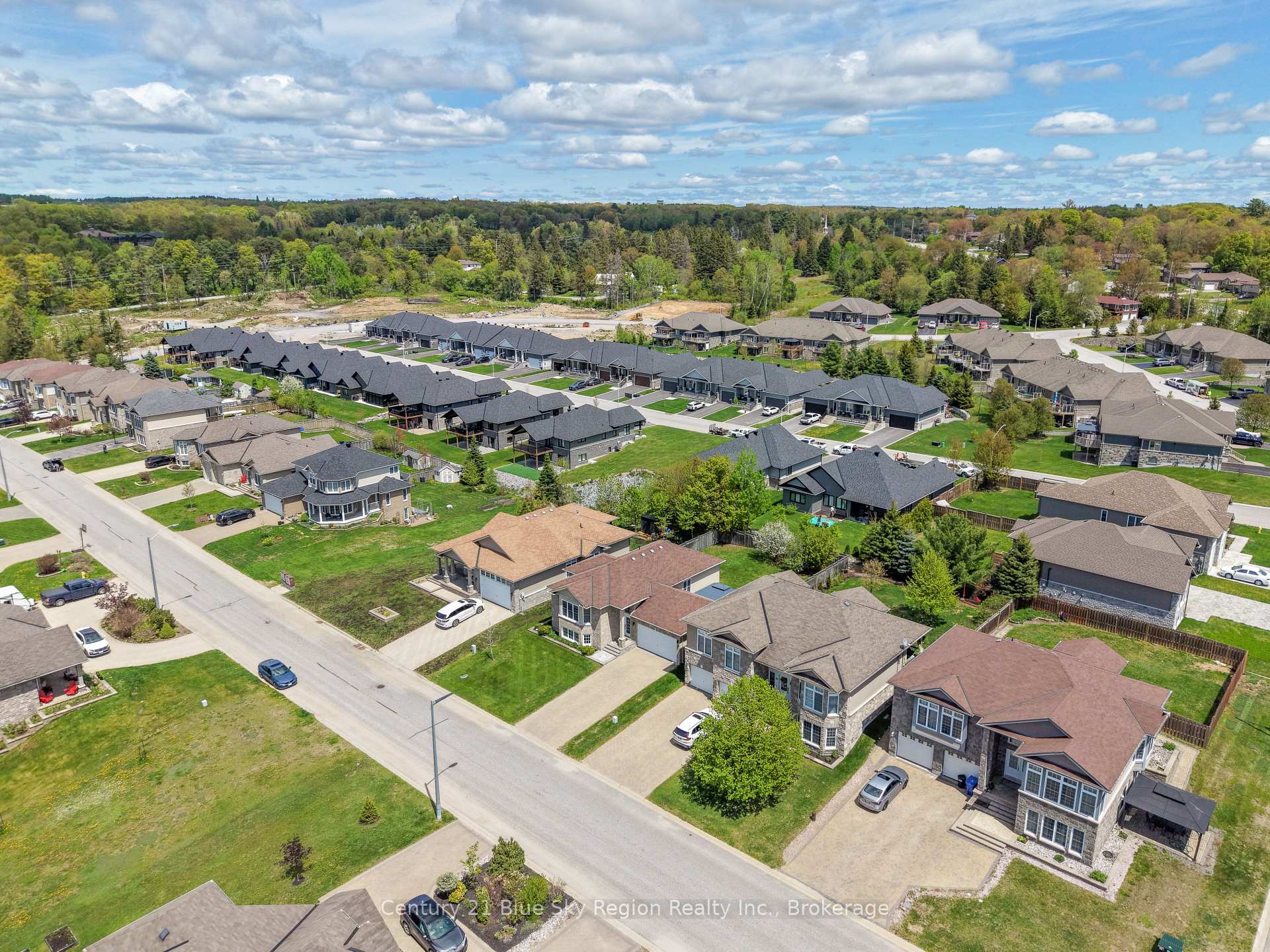 Photo 34 of 28 Stone Manor Drive, North Bay, Airport — HOMEH