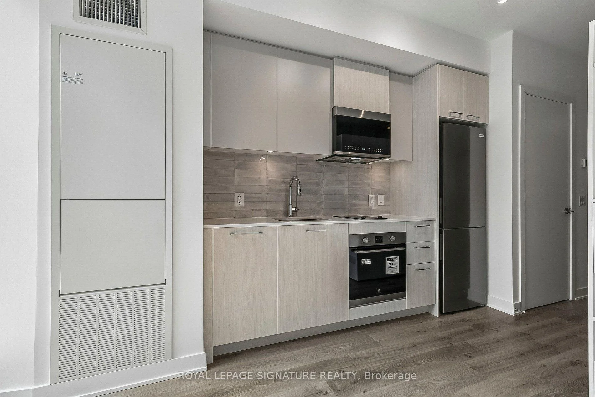 Photo 2 of Unit 622, 10 Oak Street, Toronto, Regent Park — HOMEH