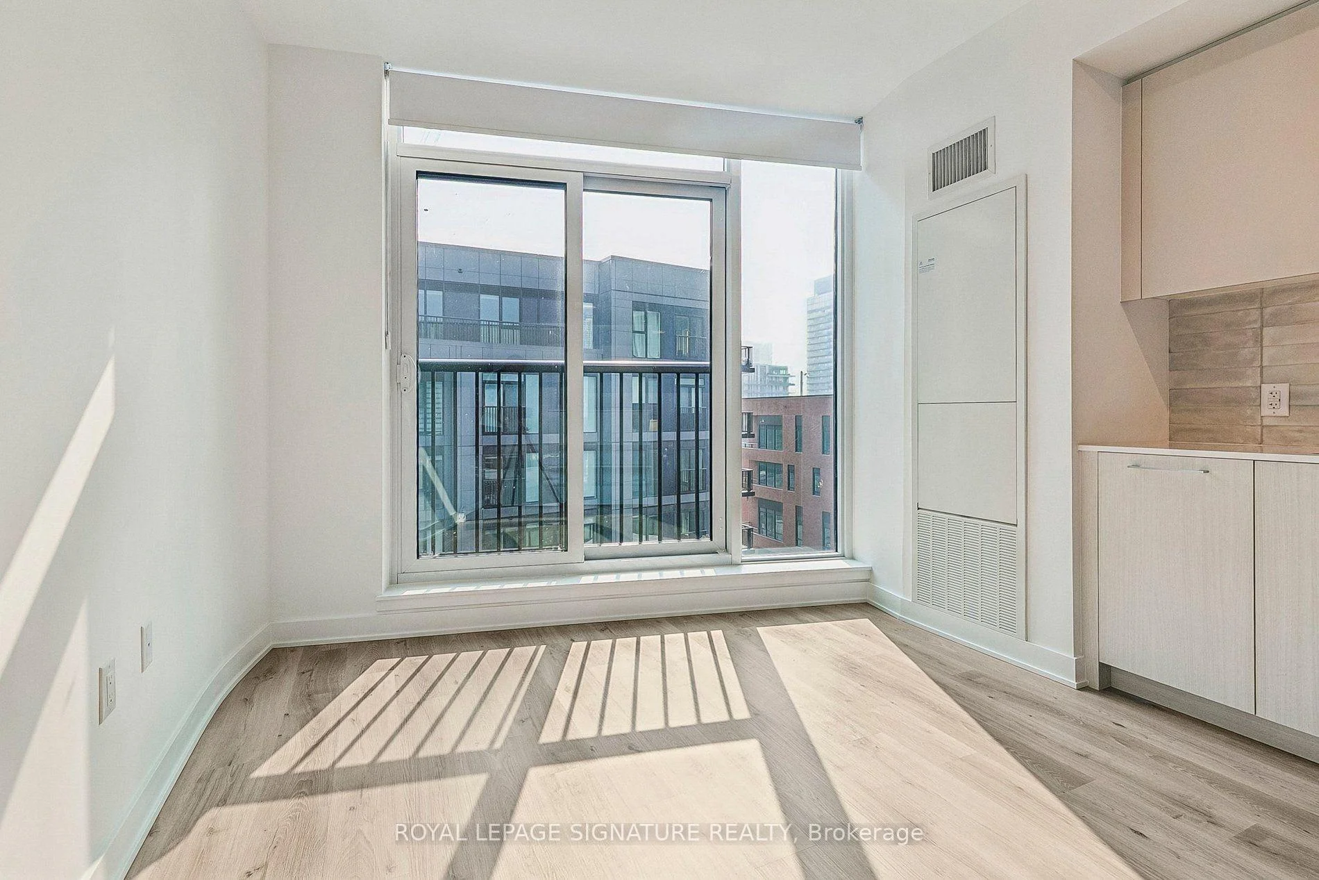 Photo 6 of Unit 622, 10 Oak Street, Toronto, Regent Park — HOMEH