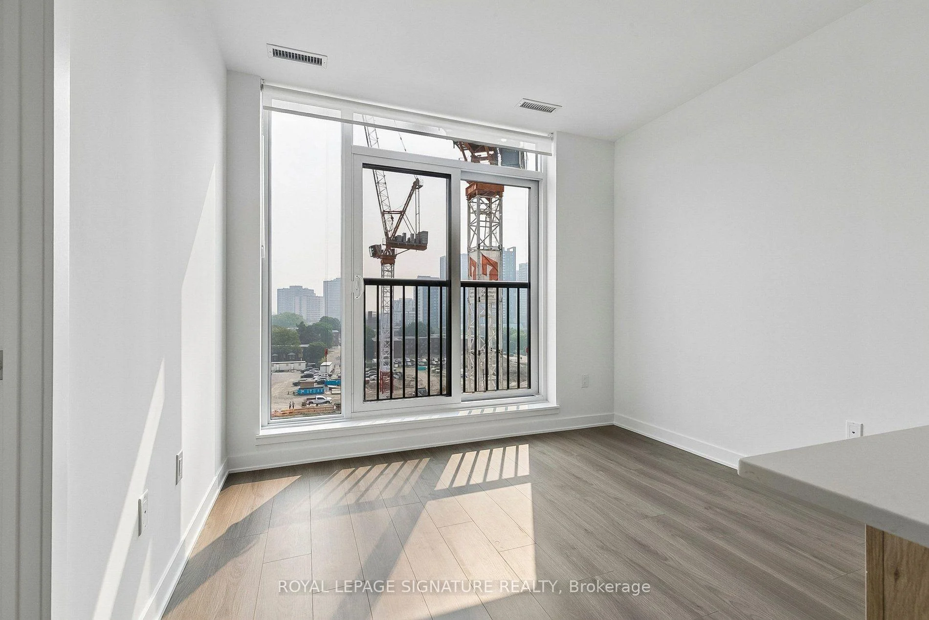 Photo 4 of Unit 644, 10 Oak Street, Toronto, Regent Park — HOMEH