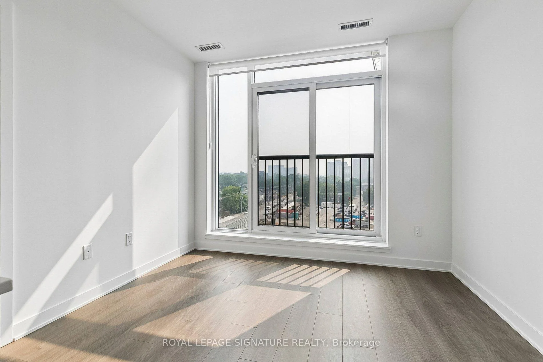 Photo 5 of Unit 644, 10 Oak Street, Toronto, Regent Park — HOMEH