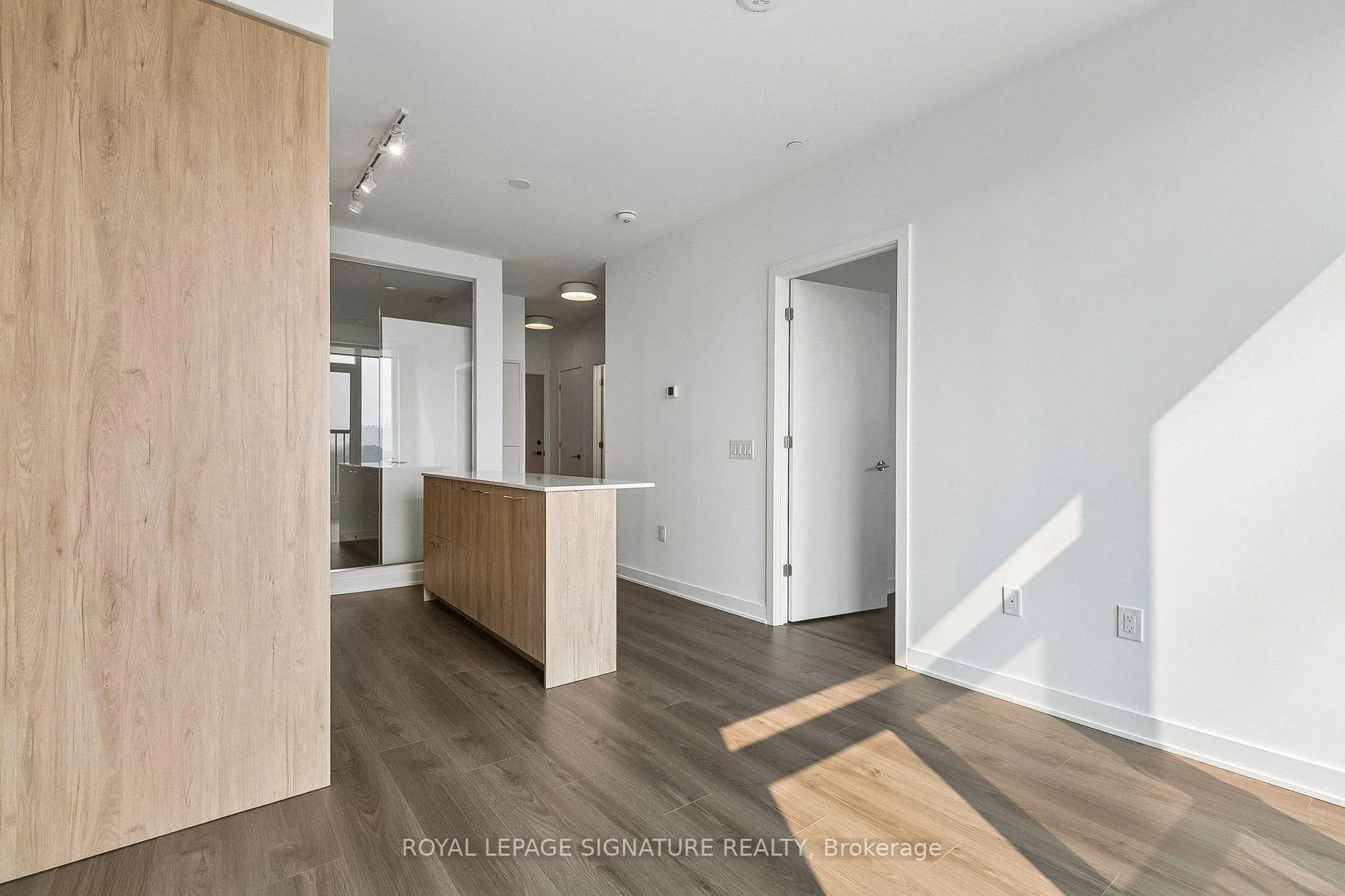 Photo 7 of Unit 644, 10 Oak Street, Toronto, Regent Park — HOMEH