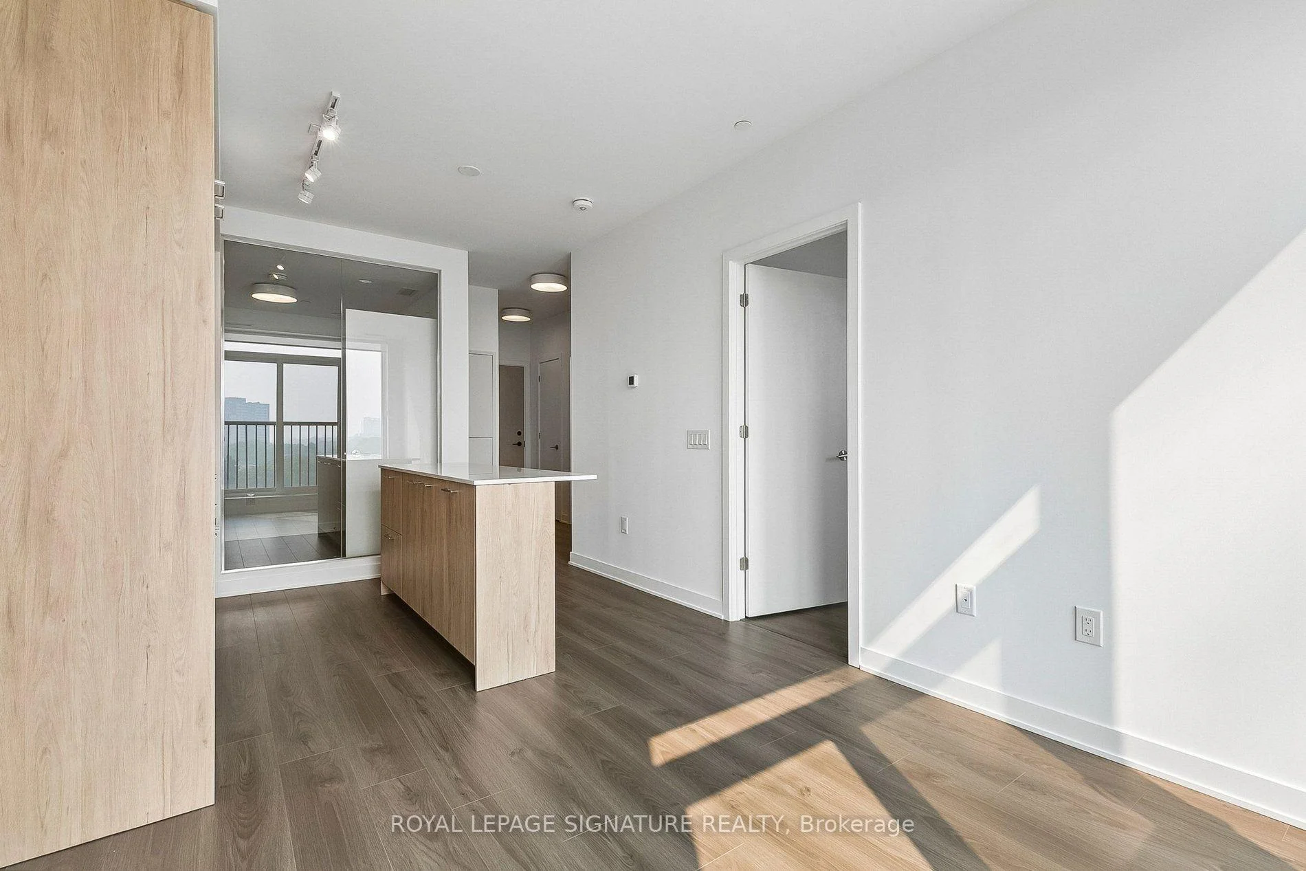 Photo 8 of Unit 644, 10 Oak Street, Toronto, Regent Park — HOMEH