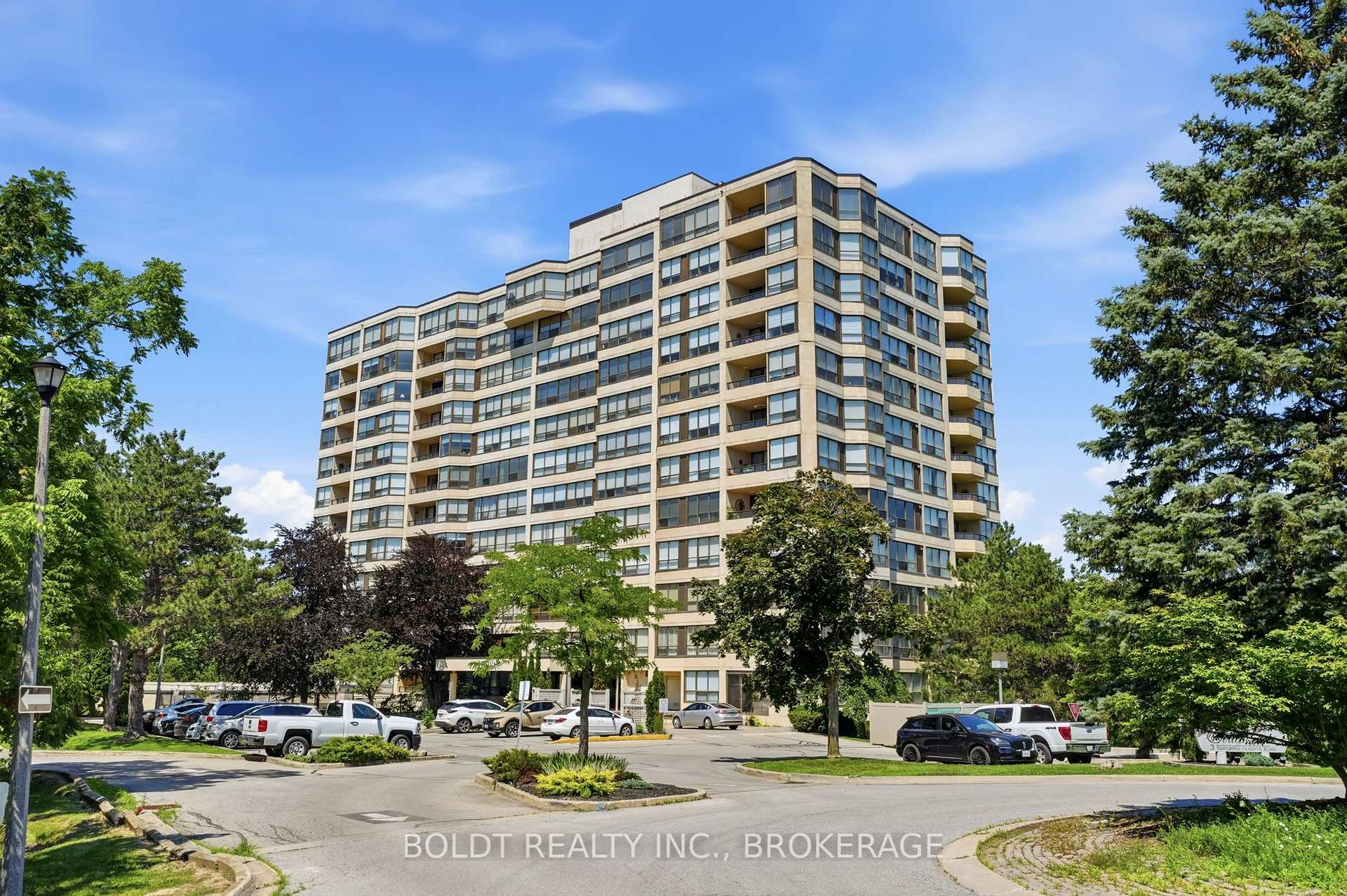 Photo of Unit 702, 3 Towering Heights Boulevard