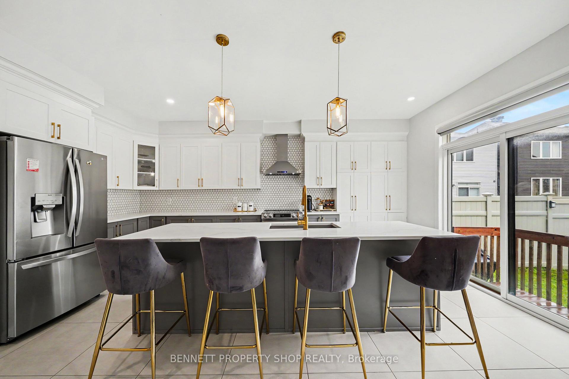 Photo 4 of 95 Russet Terrace, Ottawa, Barrhaven - Half Moon Bay — HOMEH