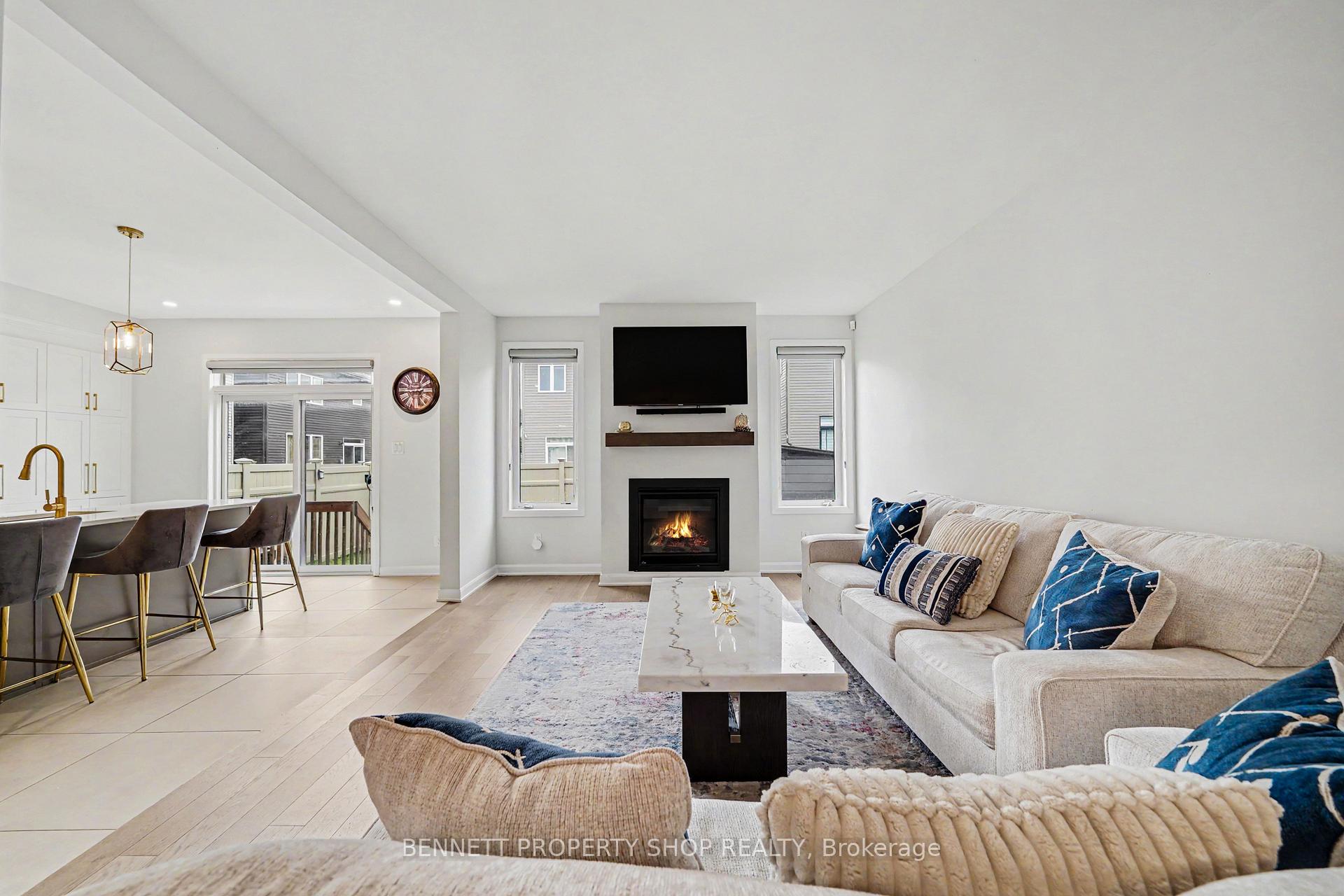 Photo 8 of 95 Russet Terrace, Ottawa, Barrhaven - Half Moon Bay — HOMEH